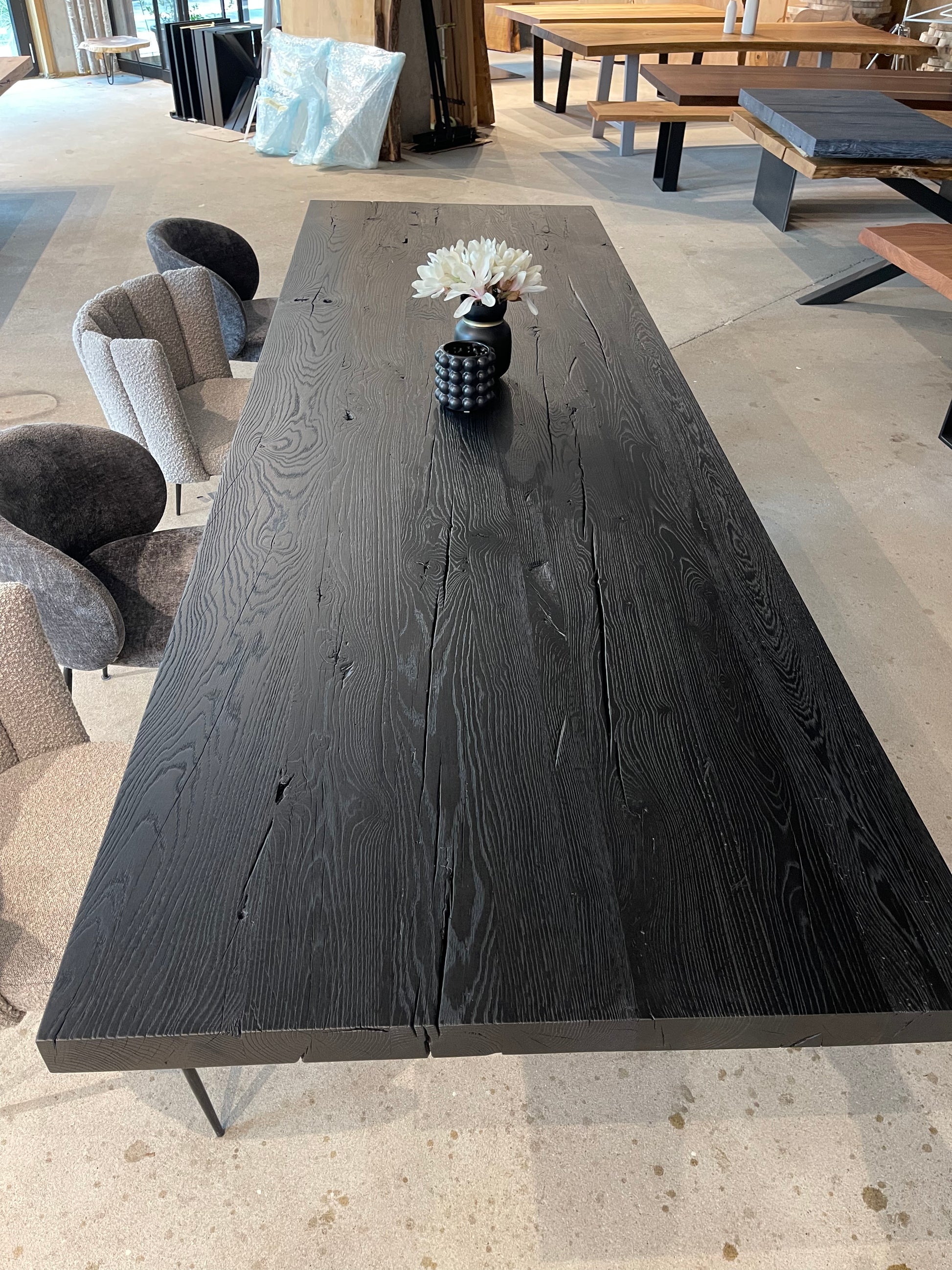 Massivholztisch schwarz geflammt | Holzwerk Hamburg