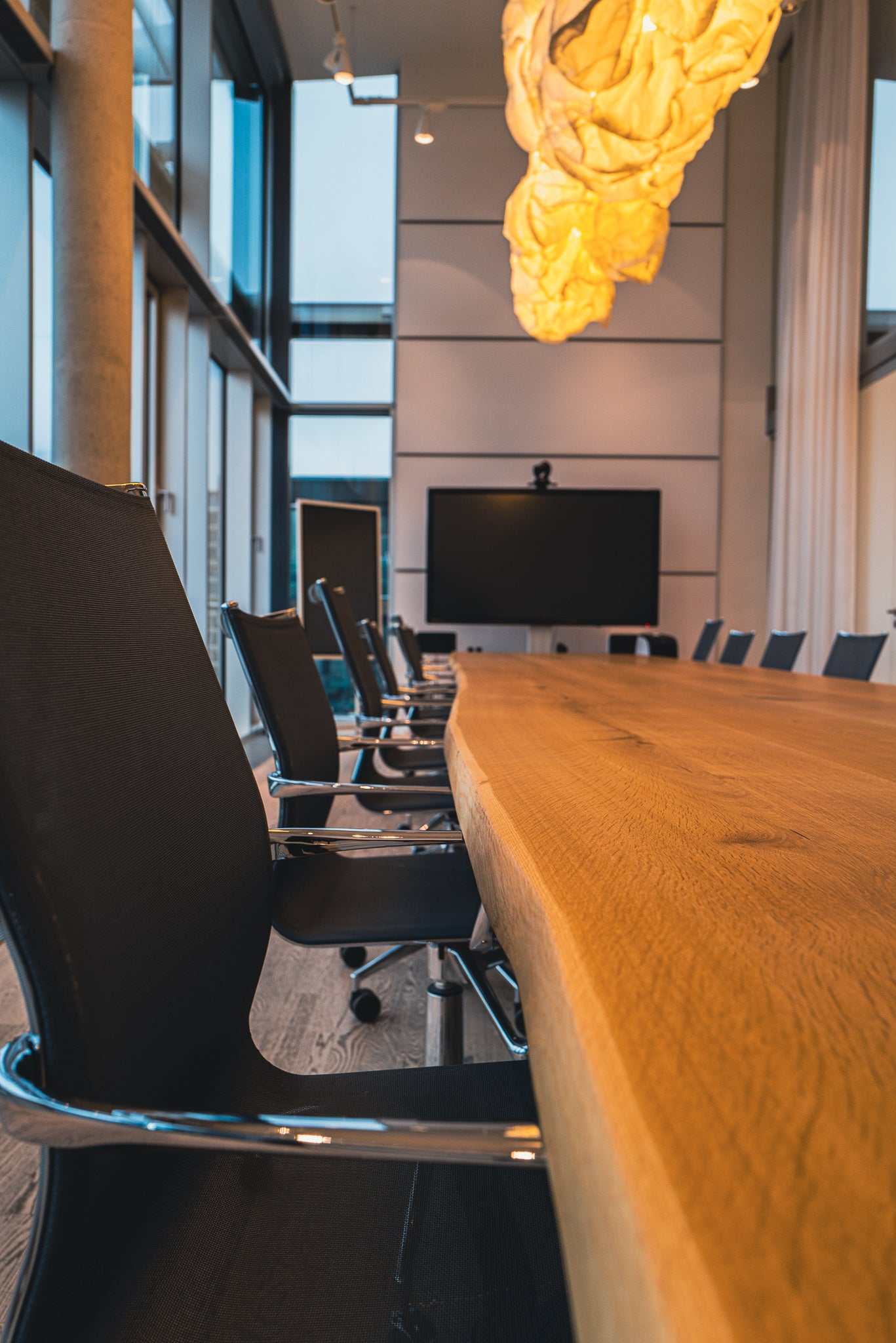 Besonderer Besprechungstisch Massivholz