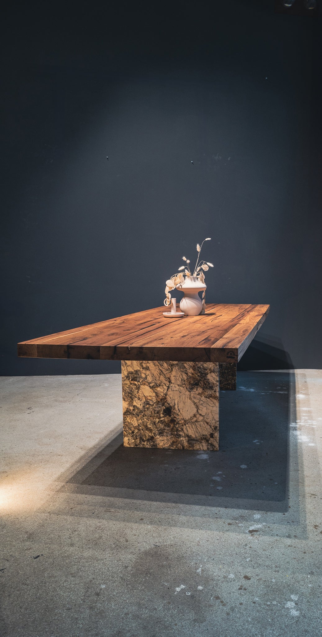 Massivholztisch mit Mamor nach Maß