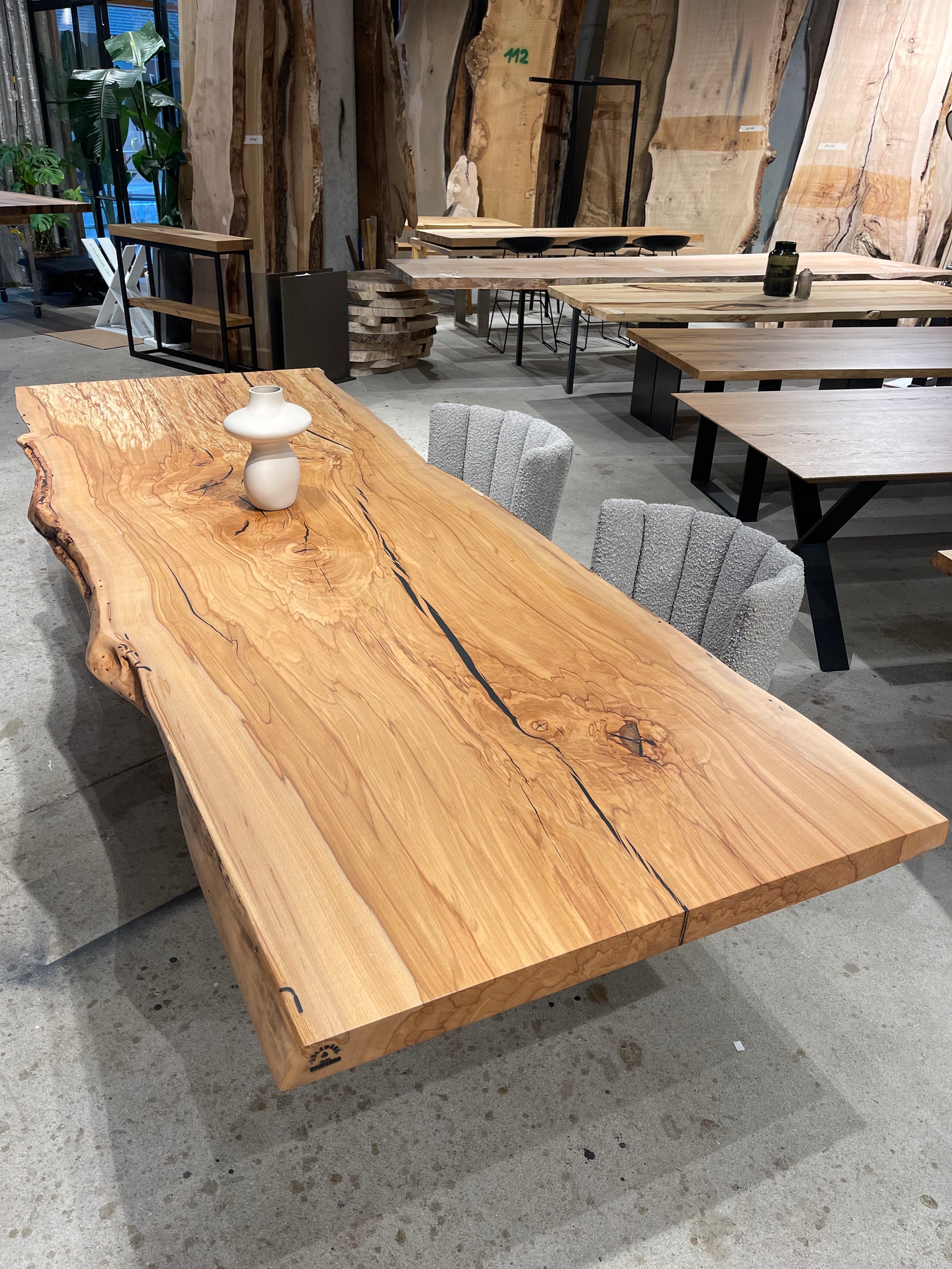 Baumstamm Tisch Baumtisch aus einem Stück