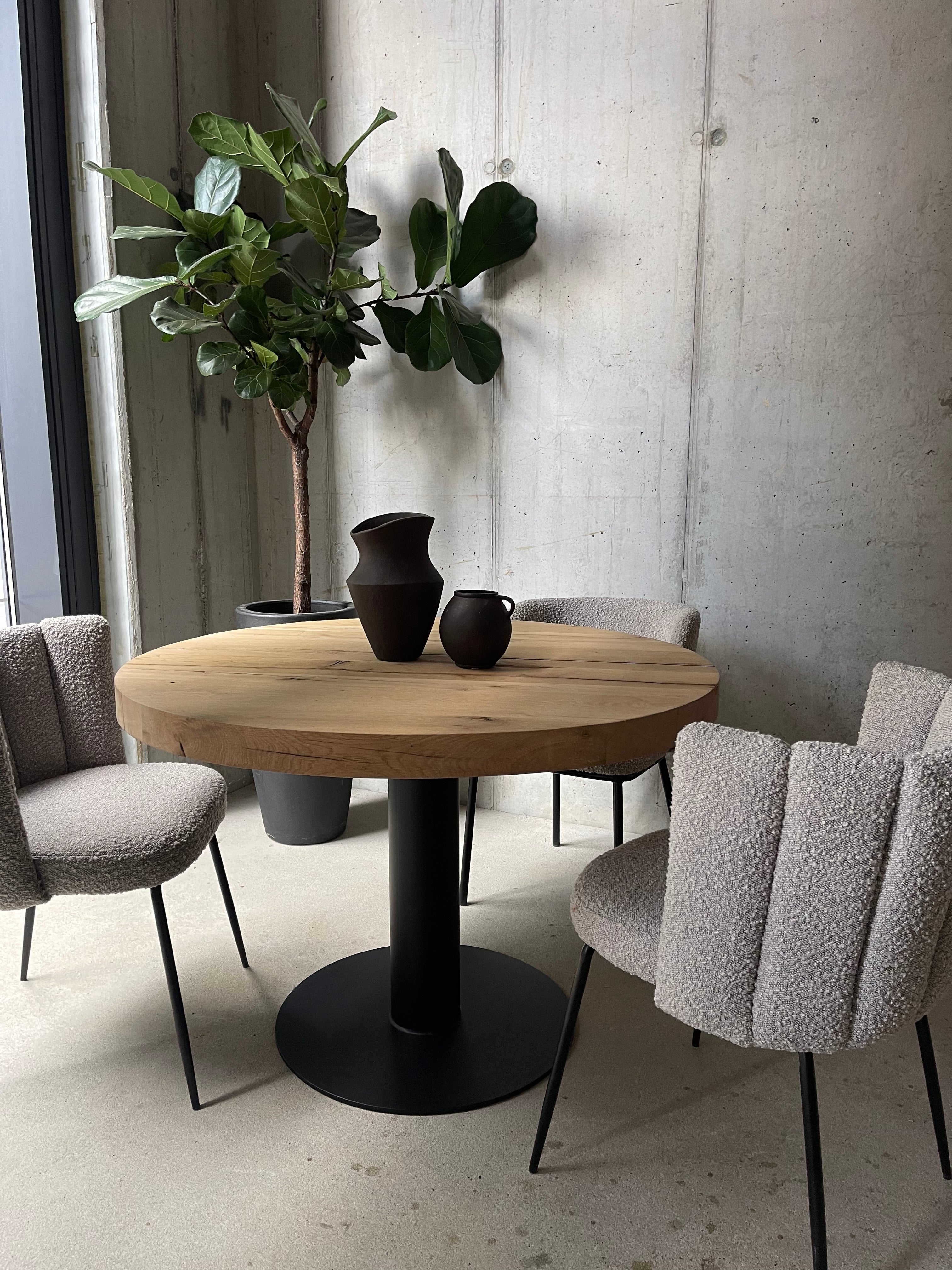 Esstisch Massivholz rund | Runder Massivholztisch nach Maß