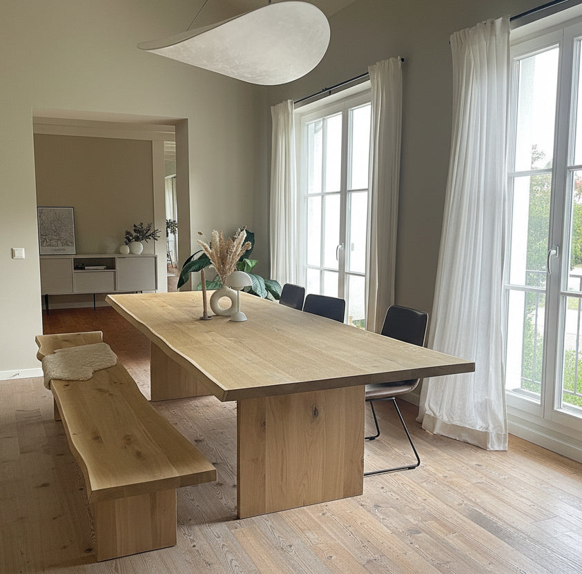 Esstisch aus Massivholz Eiche mit Holzgestell