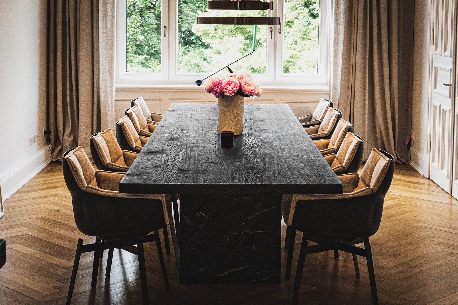 Esszimmer Tisch schwarz