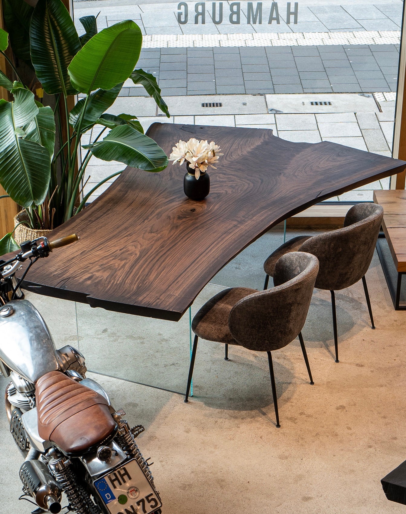 Esstisch mit Glaswangen | Tisch mit Glasbeinen