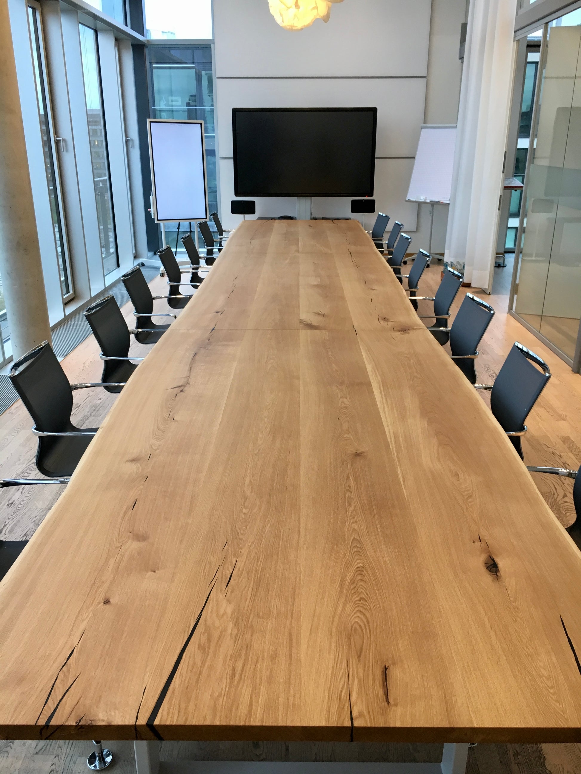 Besprechungstisch aus Massivholz | Konferenztisch nach Maß | Holzwerk Hamburg