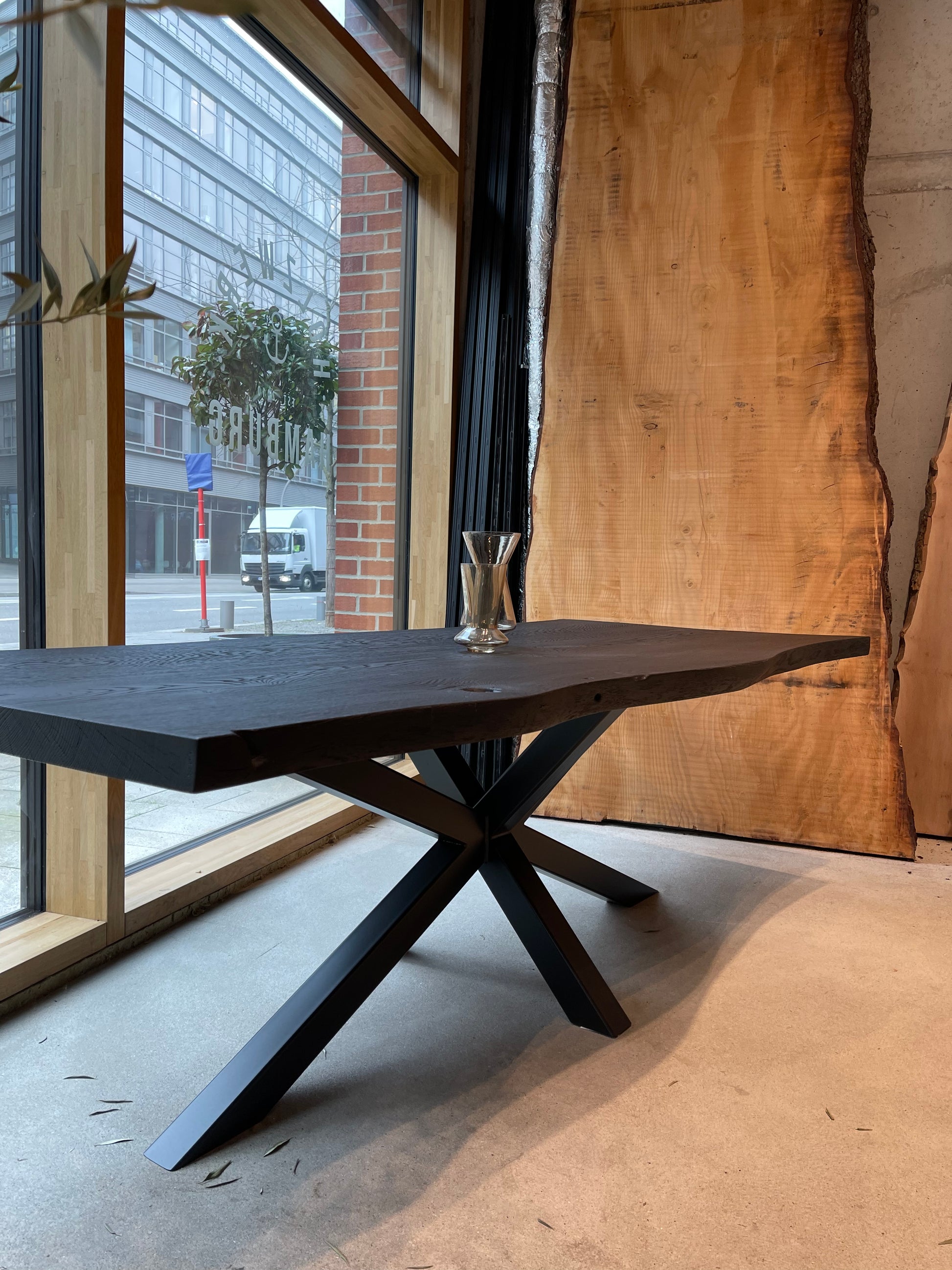 Massivholztisch geköhlt | Holzwerk Hamburg