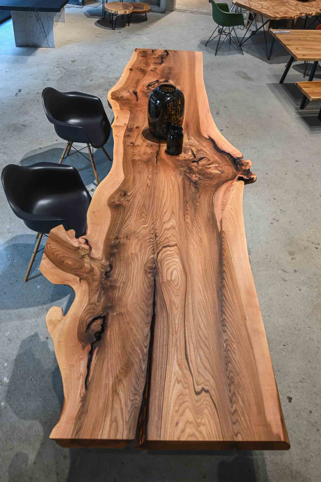 Naturholztisch Ulmenholz aus einem Stück | Massivholztisch