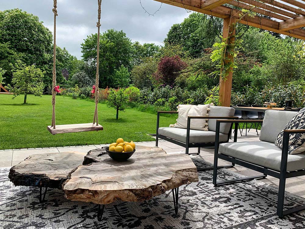 Gartentisch Massivholz Nussbaum | Outdoor Tisch Baumscheibe