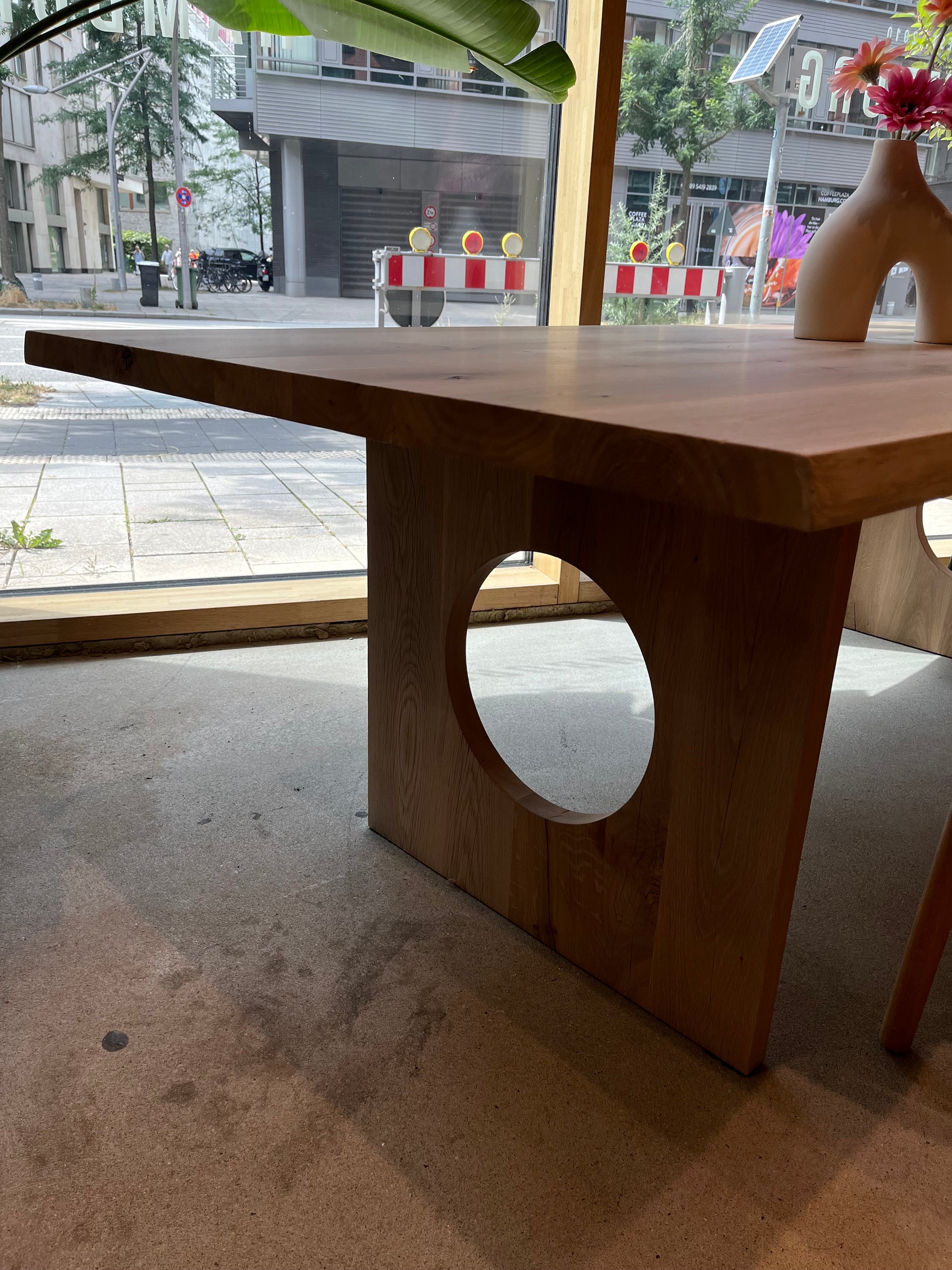 Massivholz Esstisch mit Holzgestell aus Eiche