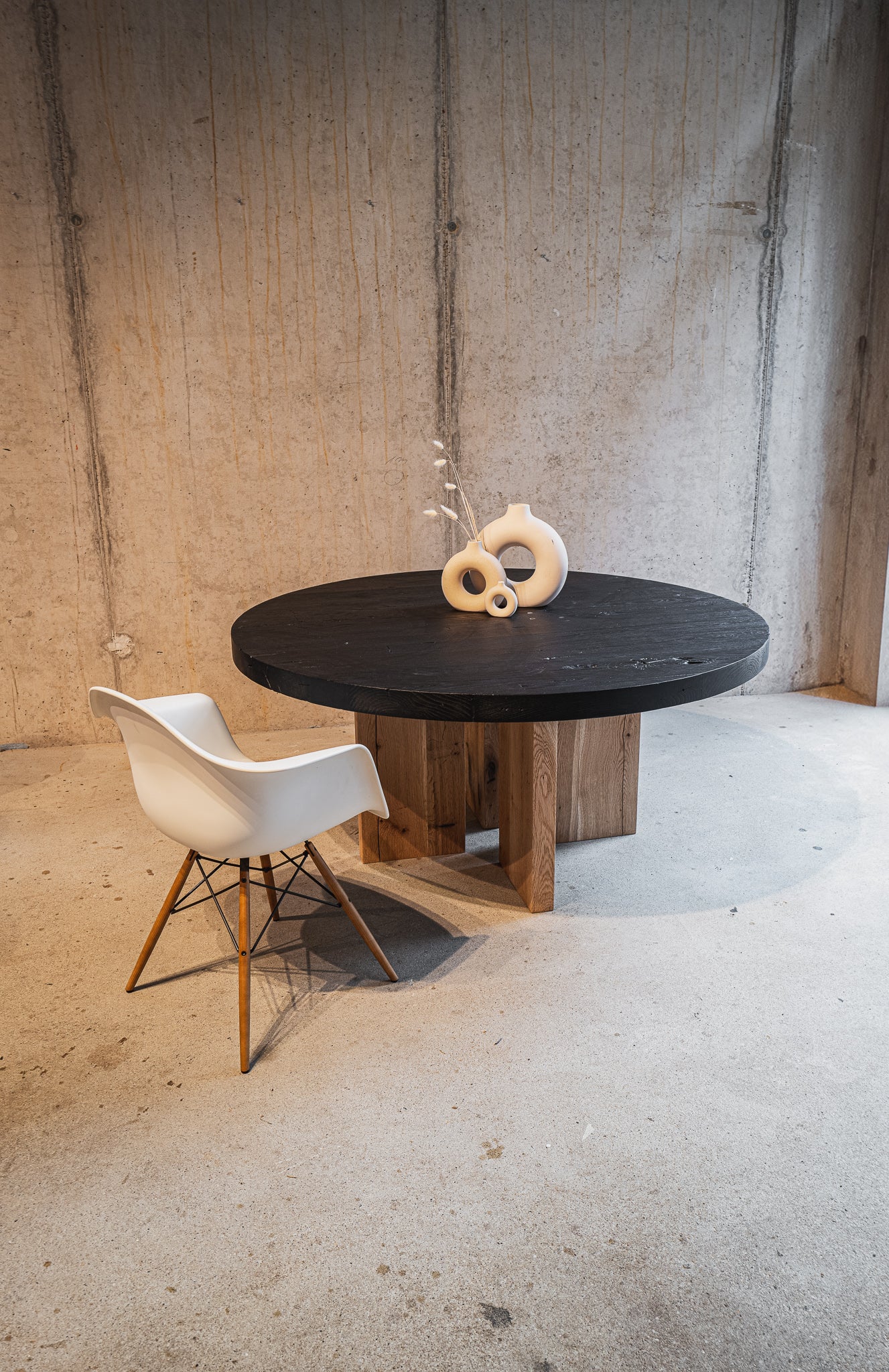 Massivholztisch geköhlt rund schwarz 