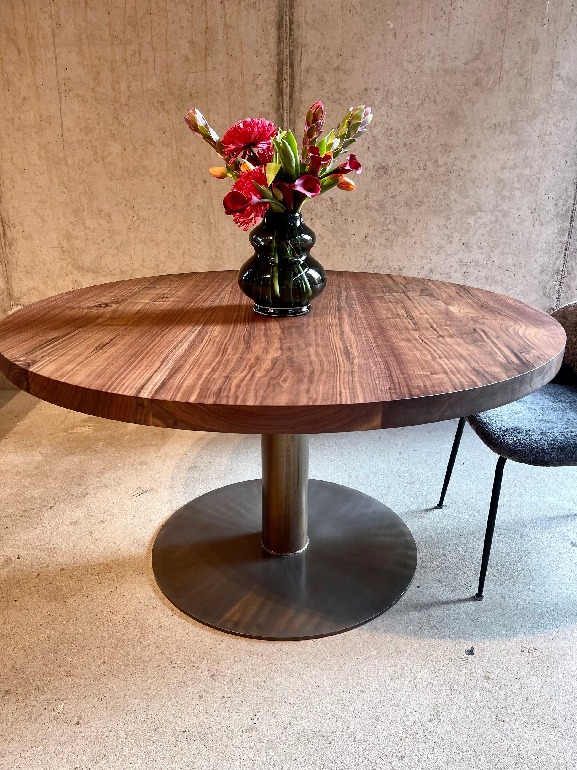 Massivholztisch Rund Nussbaum 