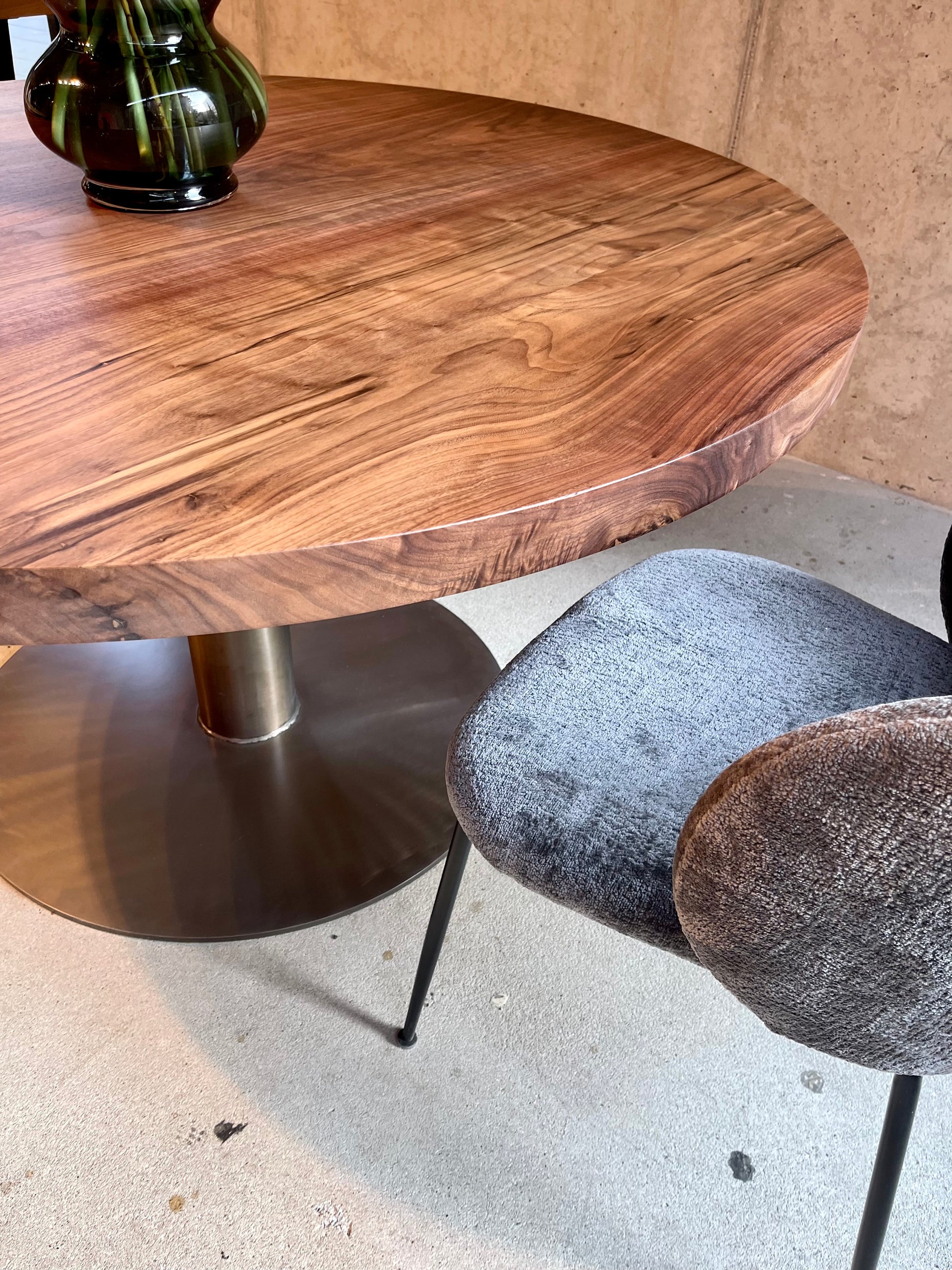 Runder Massivholztisch 