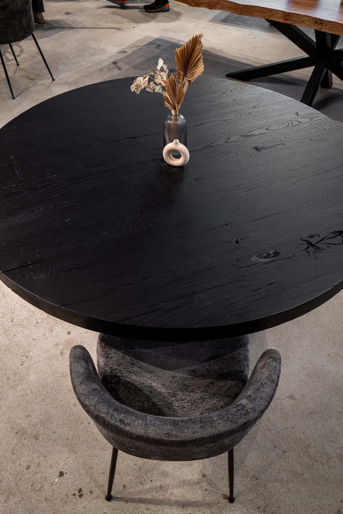 Holztisch schwarz geköhlt 