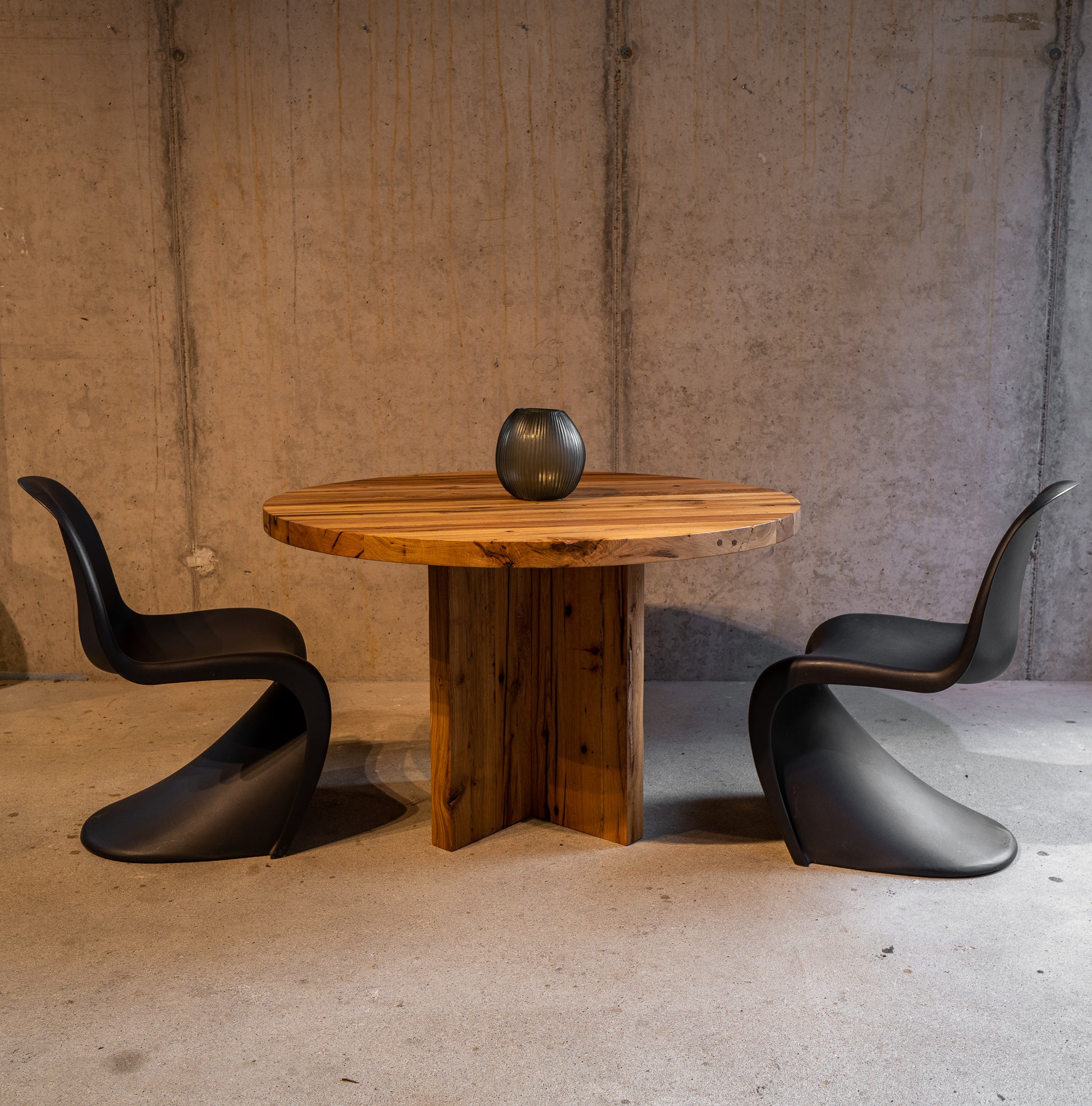 Massivholztisch rund rustikal nach Maß