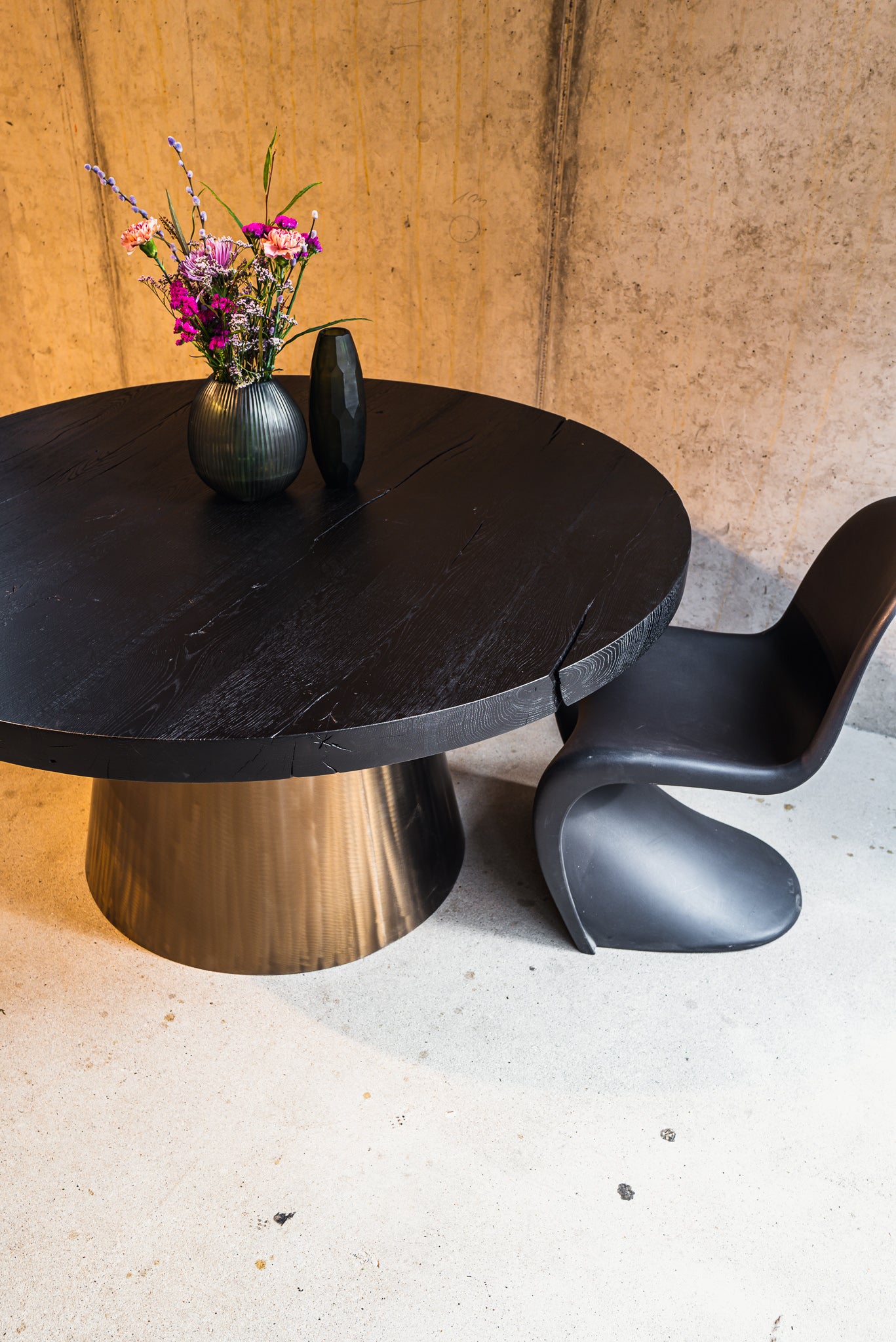 Runder Tisch schwarz geköhlt | Esstisch rund schwarz 