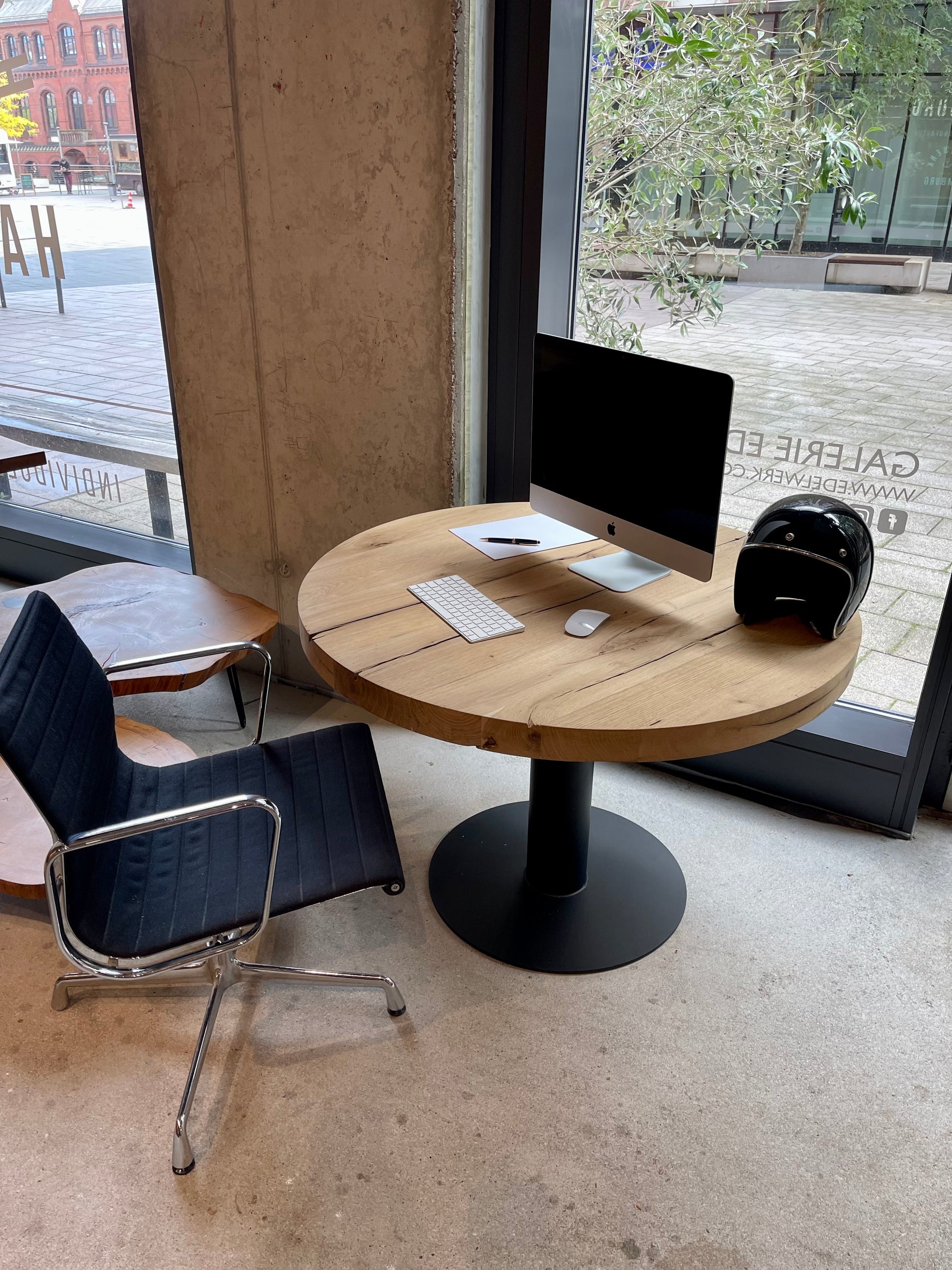 Bürotisch aus Massivholz | Schreibtisch Holz