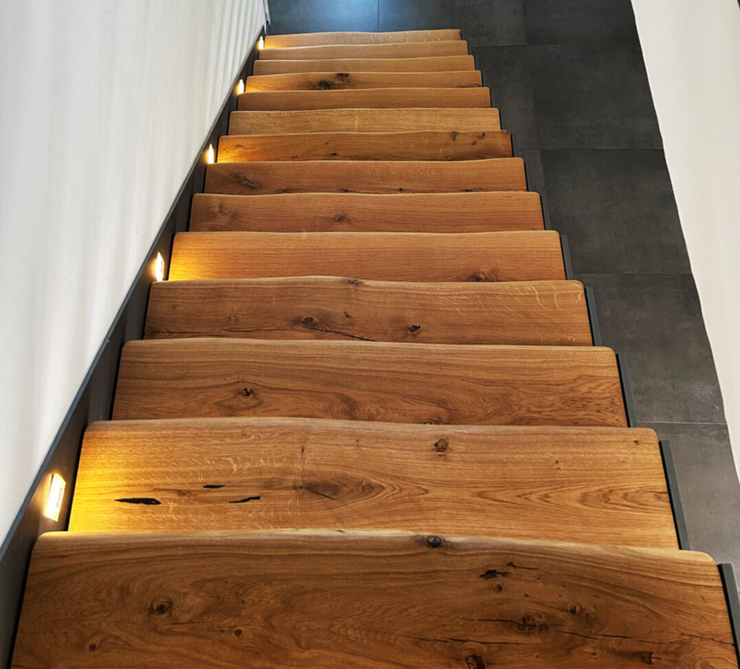 Treppenstufen Massivholz Eiche Naturkante