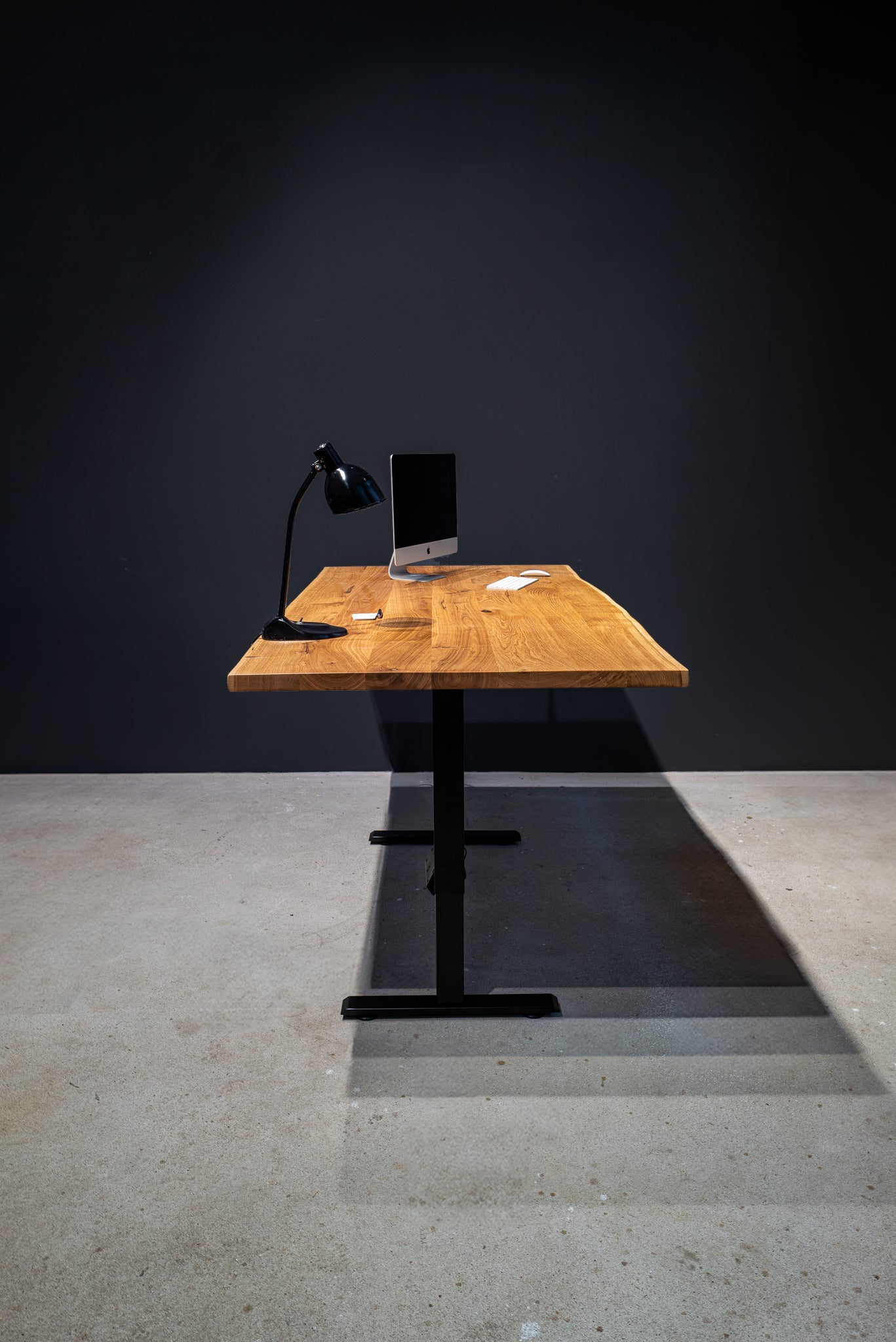 Schreibtisch elektrisch höhenverstellbar Massivholz