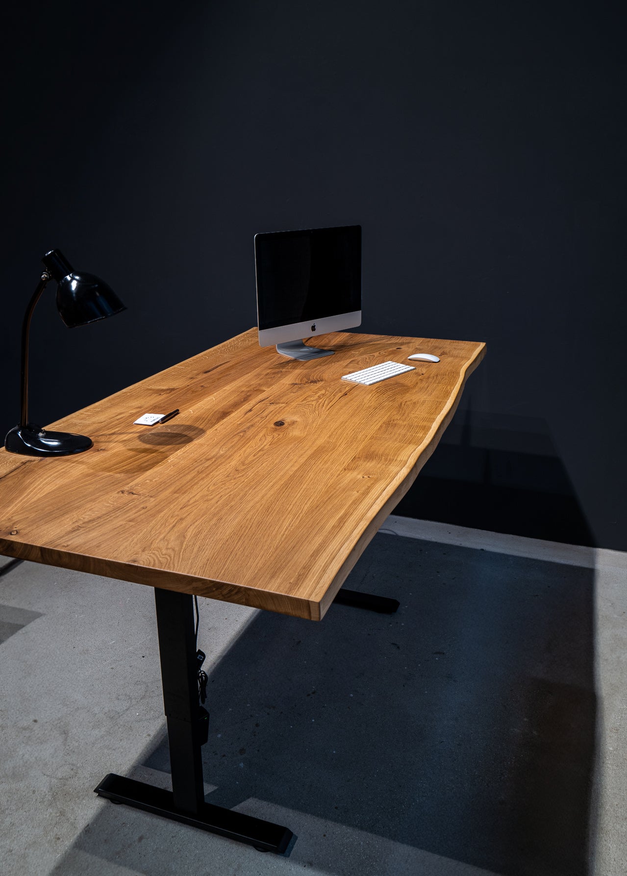 Schreibtisch Massivholz Eiche elektrisch höhenverstellbar 