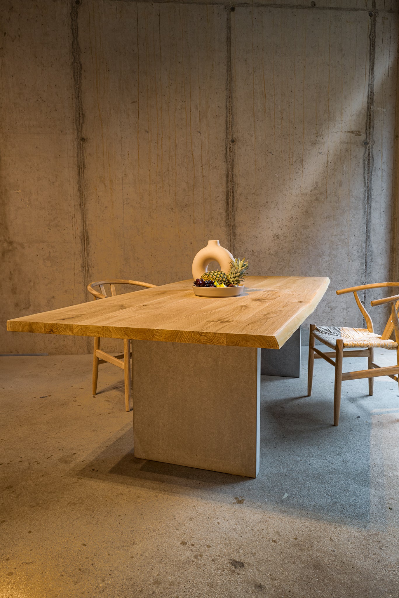 Massivholztisch aus Eiche vorrätig nach Maß