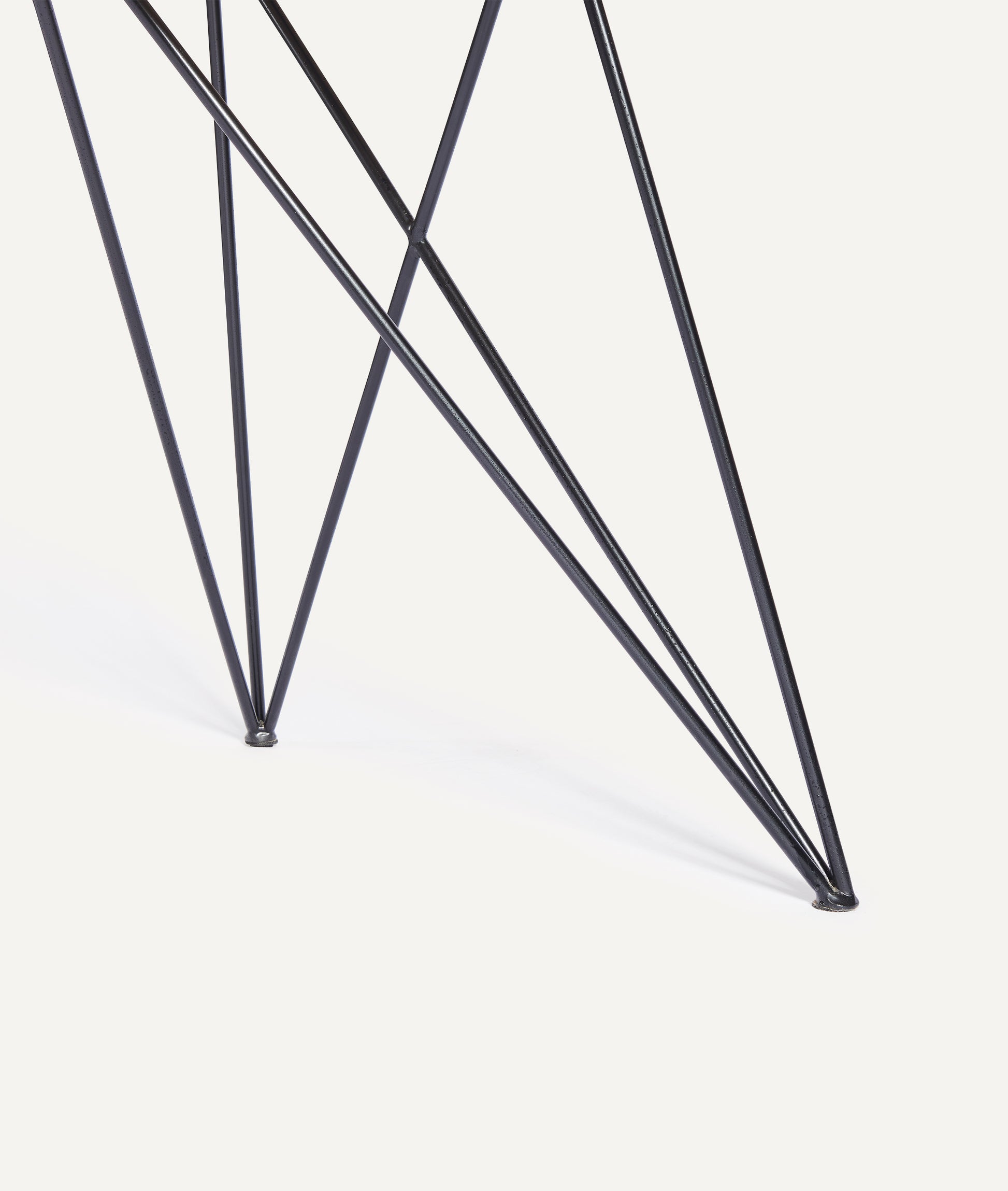 Filigranes Tischgestell aus Metall 