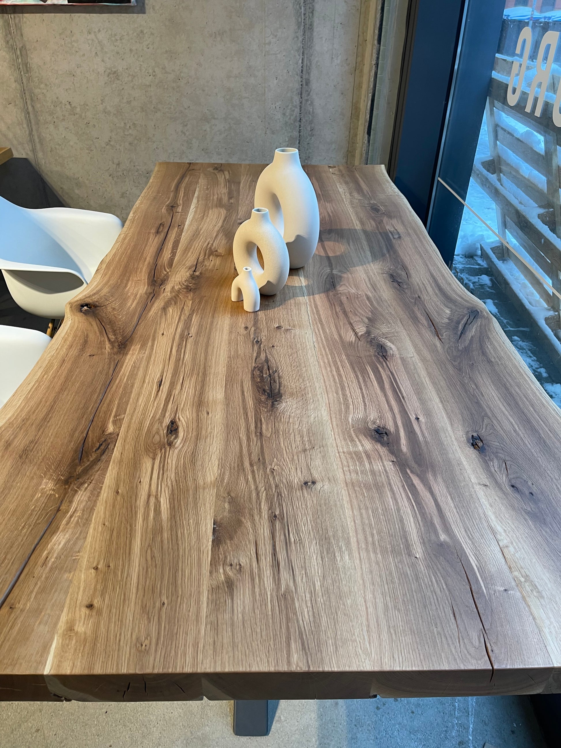 Esstisch nach Maß mit Baumkante 