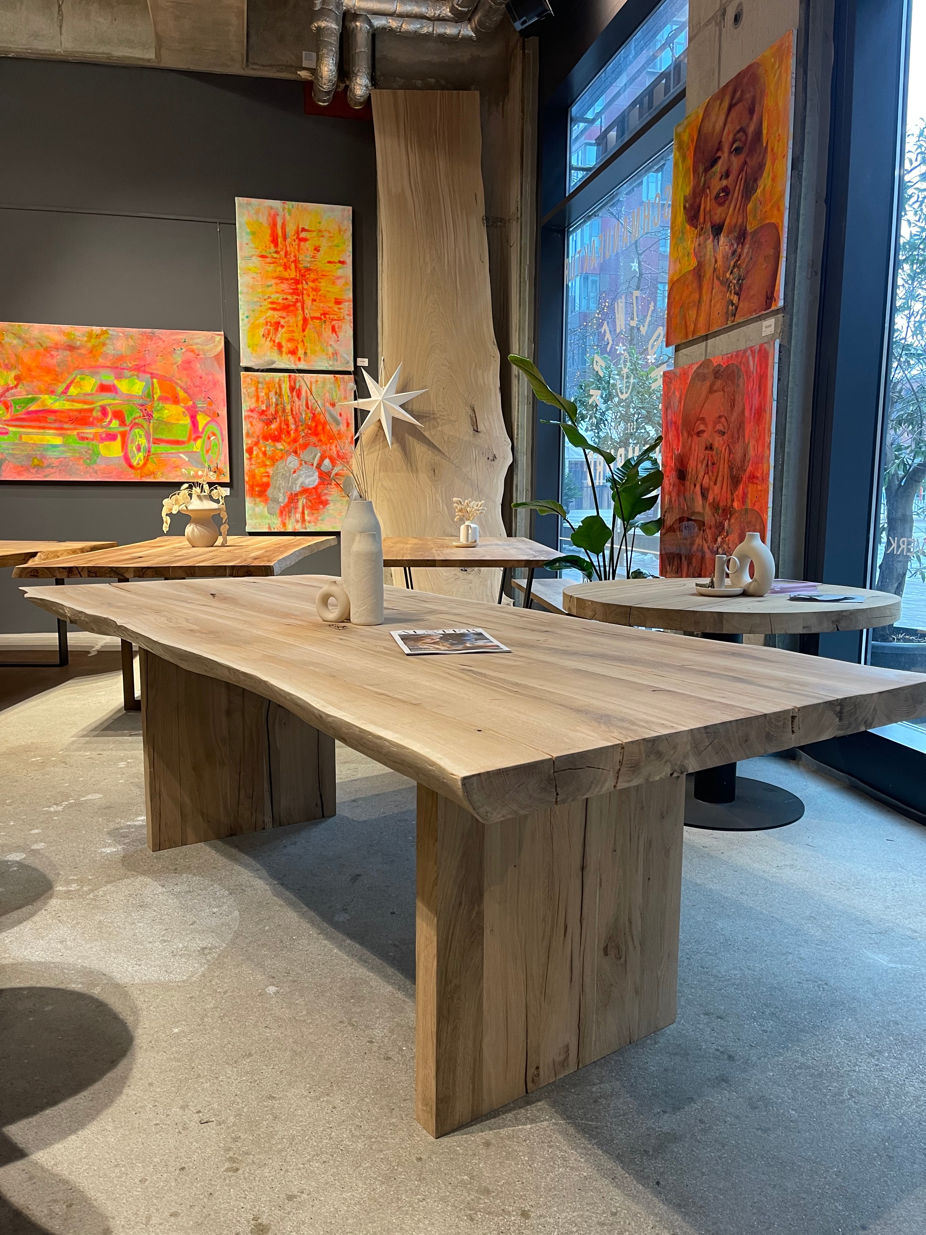 Esstisch Massivholz nach Maß Eiche mit Baumkante 