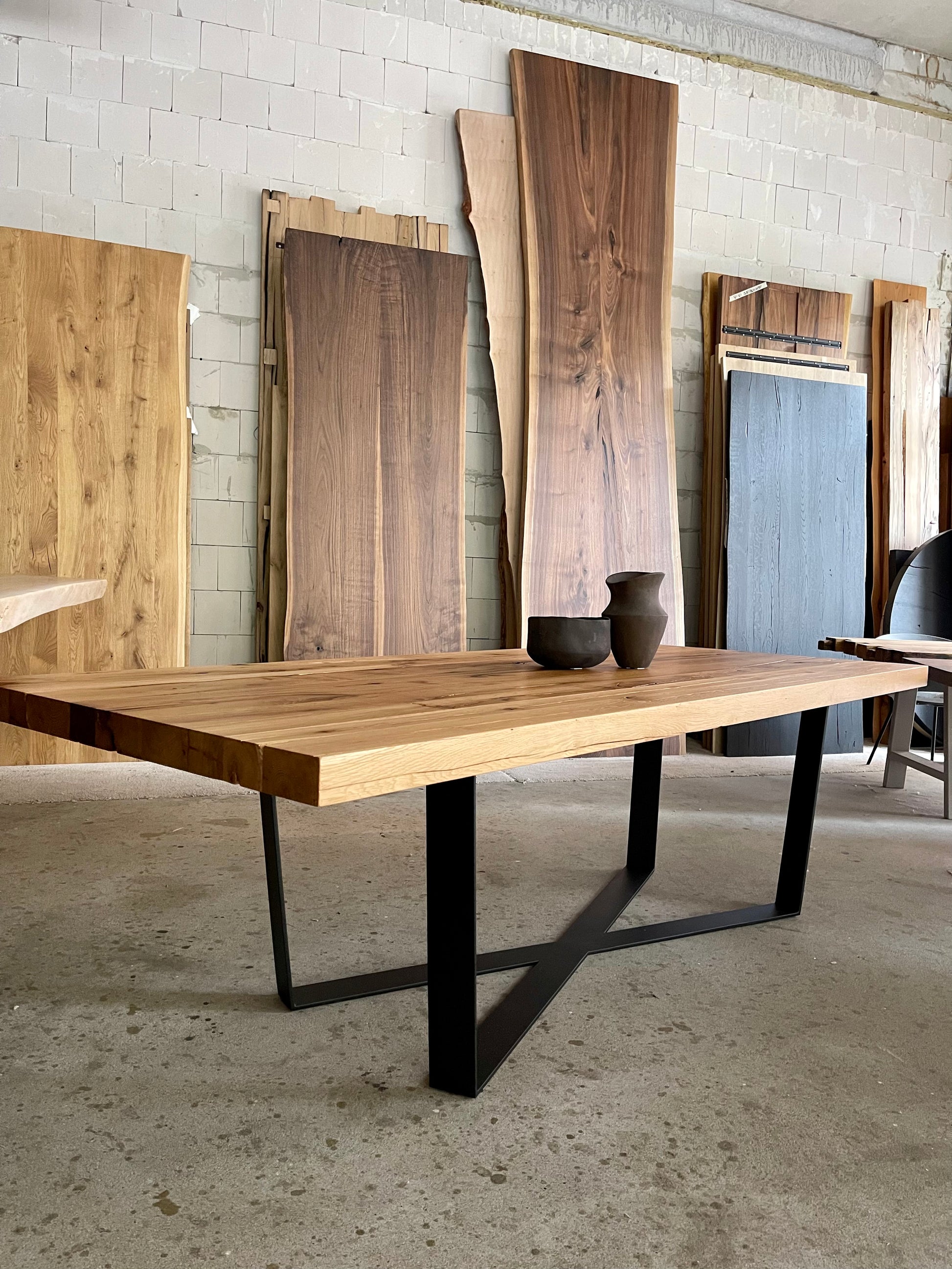 Wunderschöner Esstisch aus charaktervollem Eichenholz 