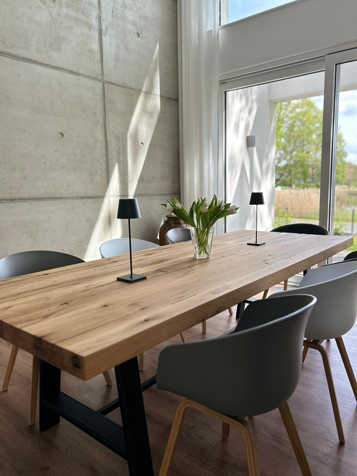 Massivholztisch nach Maß individuell 