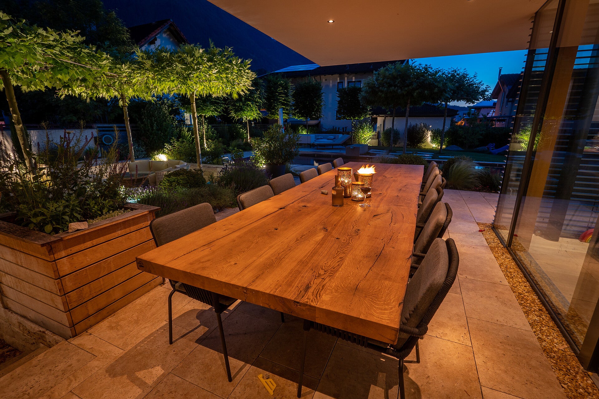 Gartentisch aus Holz