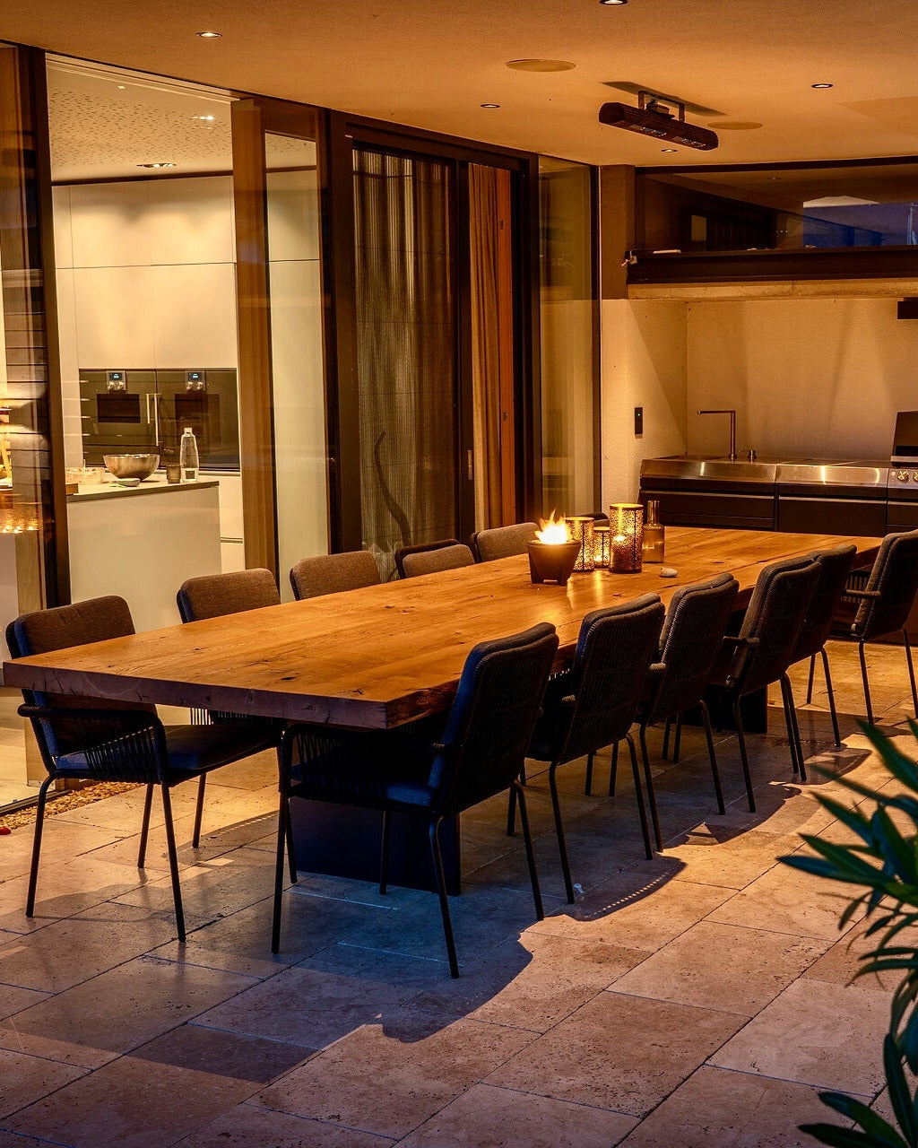 Massivholztisch für die Terrasse | Terrassentisch | Outdoor Tisch