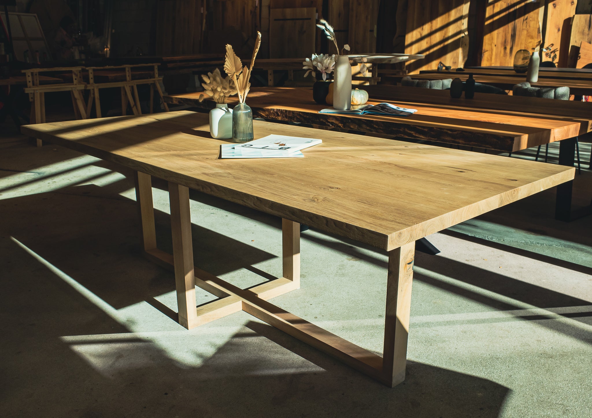 Wunderschöner Esstisch aus Eiche | Massivholztisch helles Eichenholz | Esstisch Eiche hell | Tischgestell aus Holz