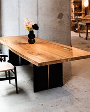 Butterfly Esstisch aus Ulmenholz