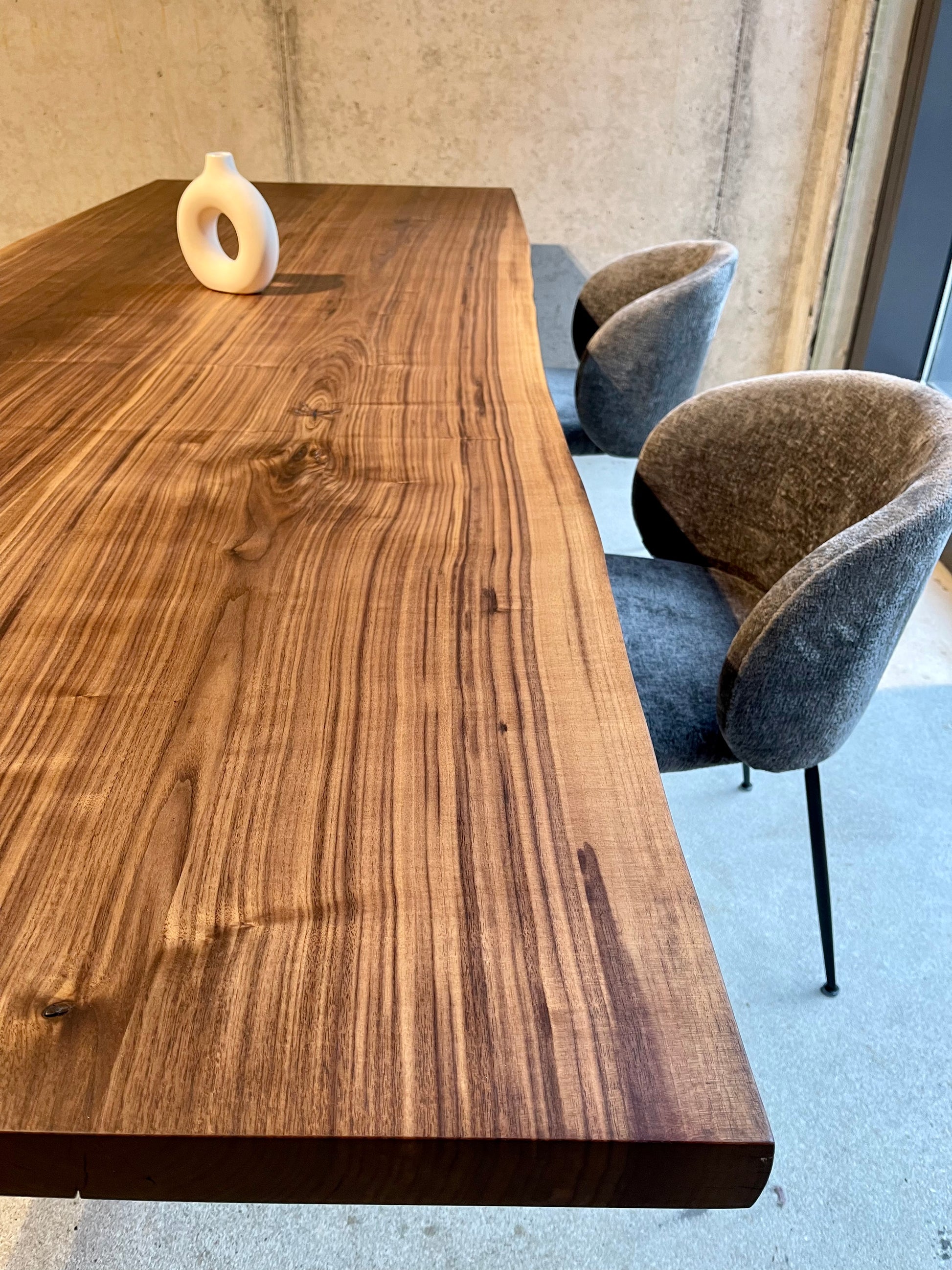 Holztisch Nussbaum nach Maß