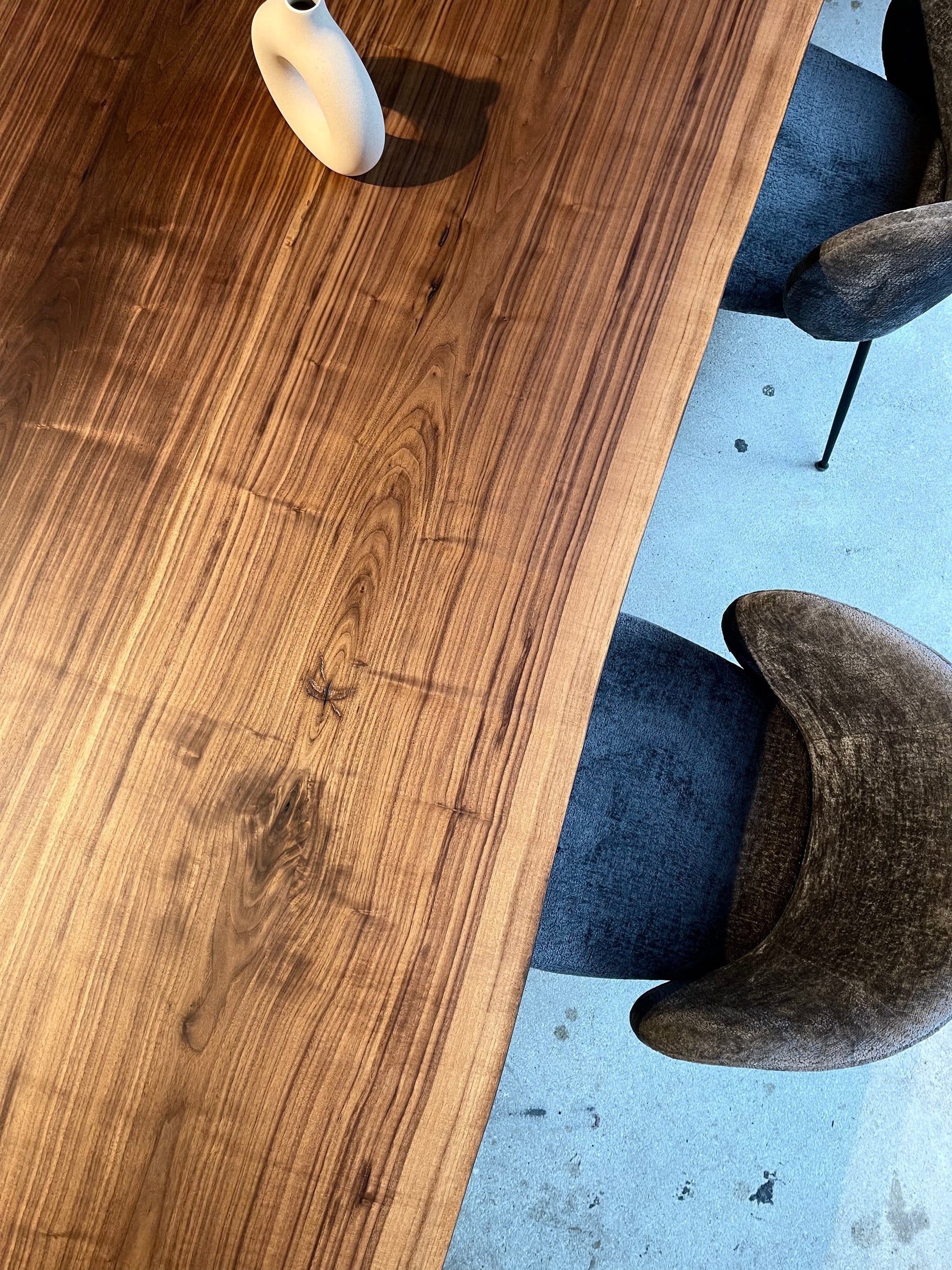 Esstisch Massivholztisch nach Maß Nussbaum 