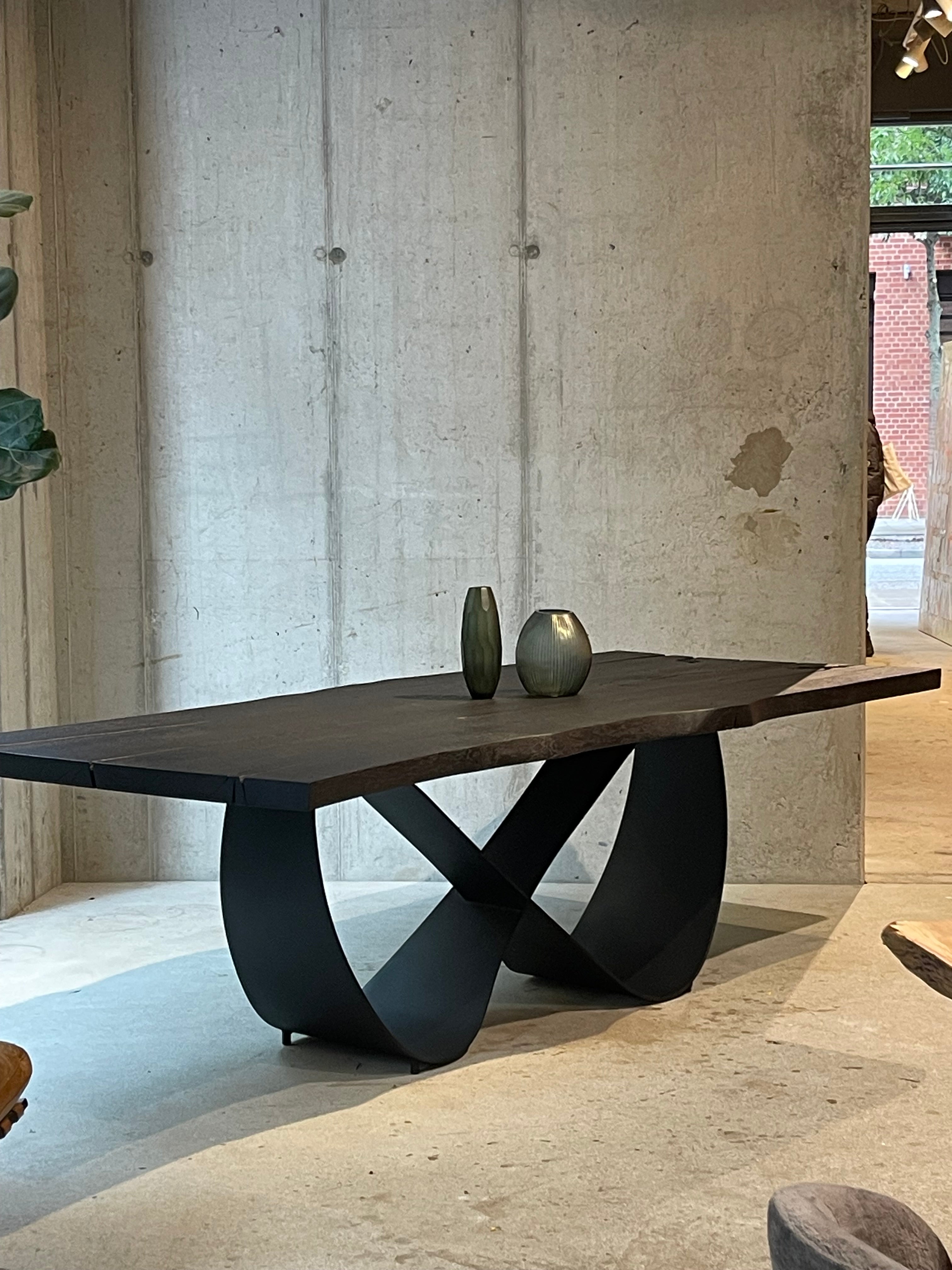 Schwarzer Esstisch Holz