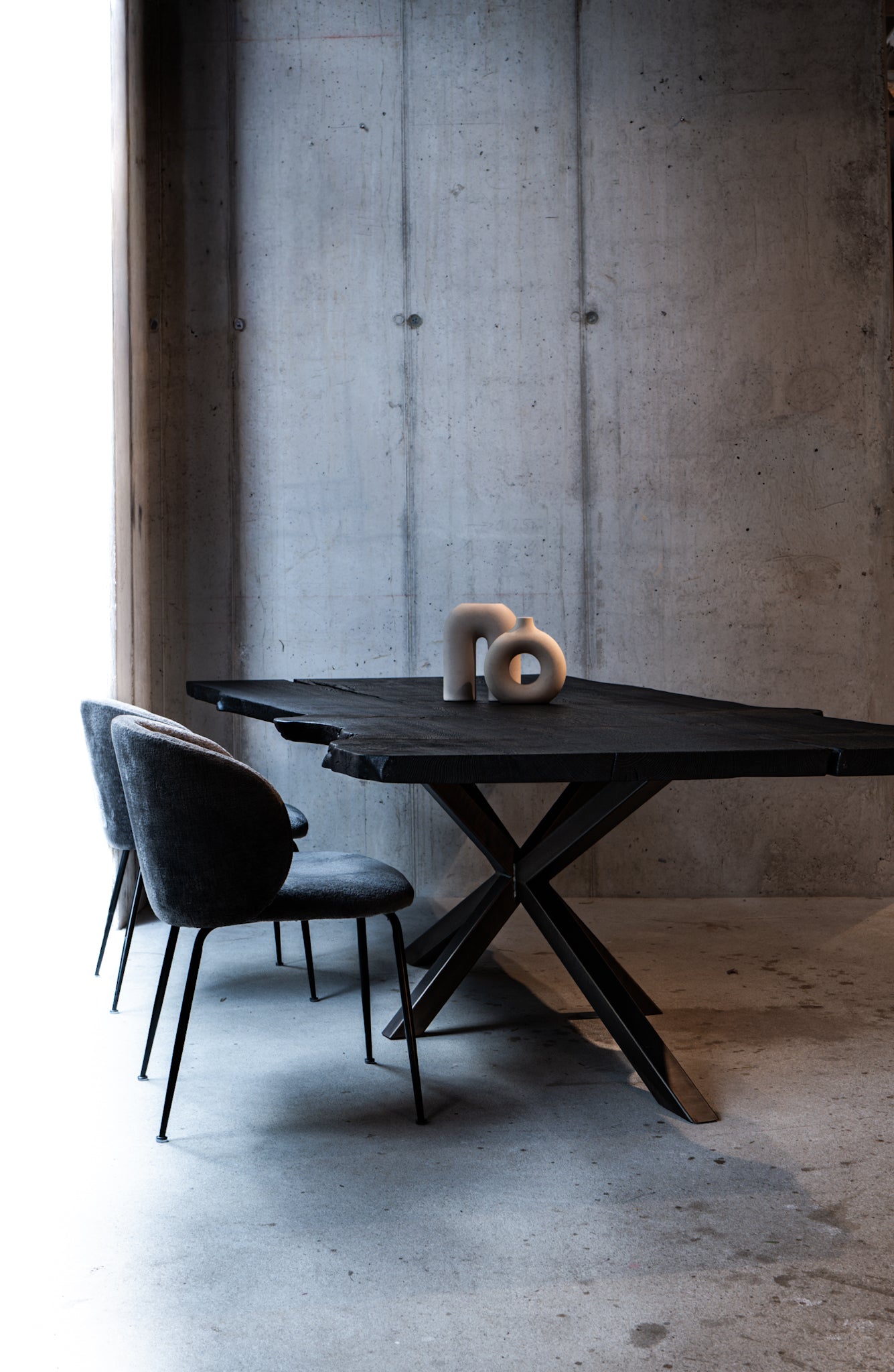 Esstisch schwarz Massivholz