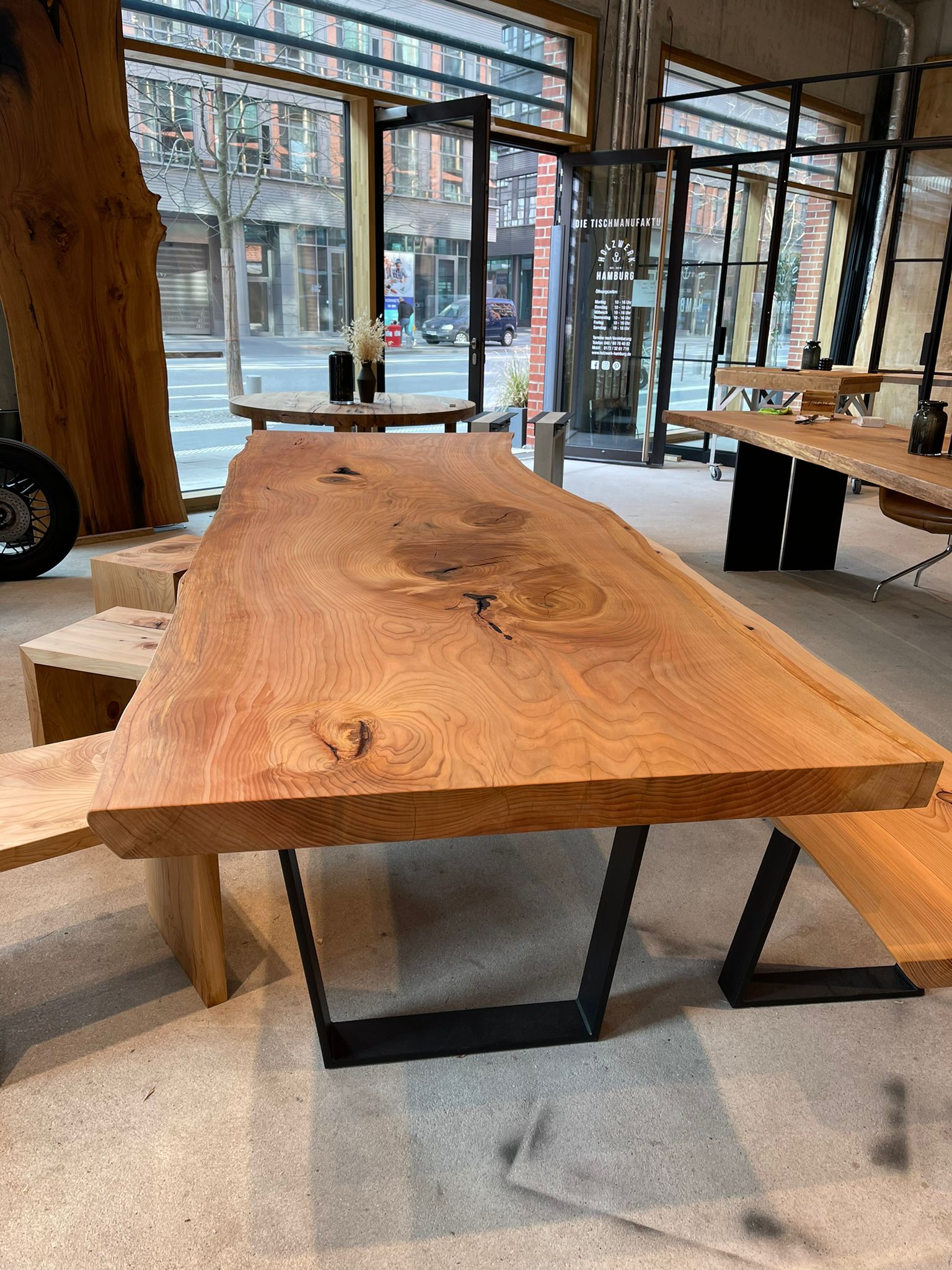 Tisch Unikat aus einer Stammbohle