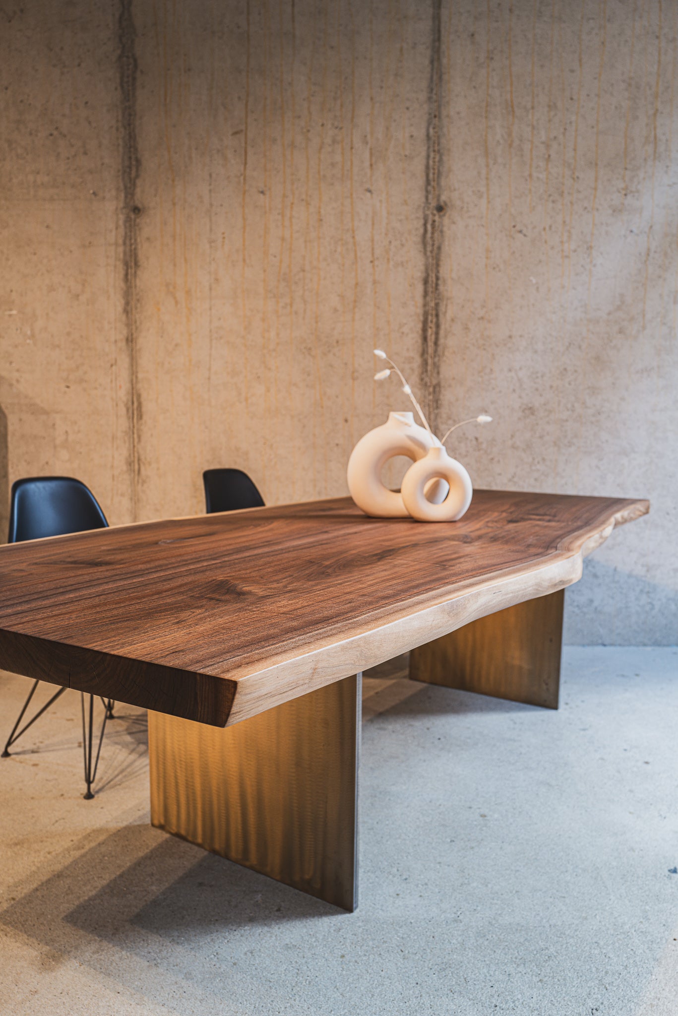 Nussbaum-Tisch nach Maß