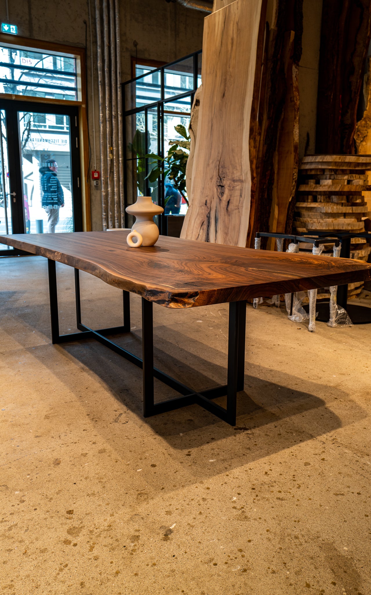 Esstisch Nussbaum nach Maß Unikat