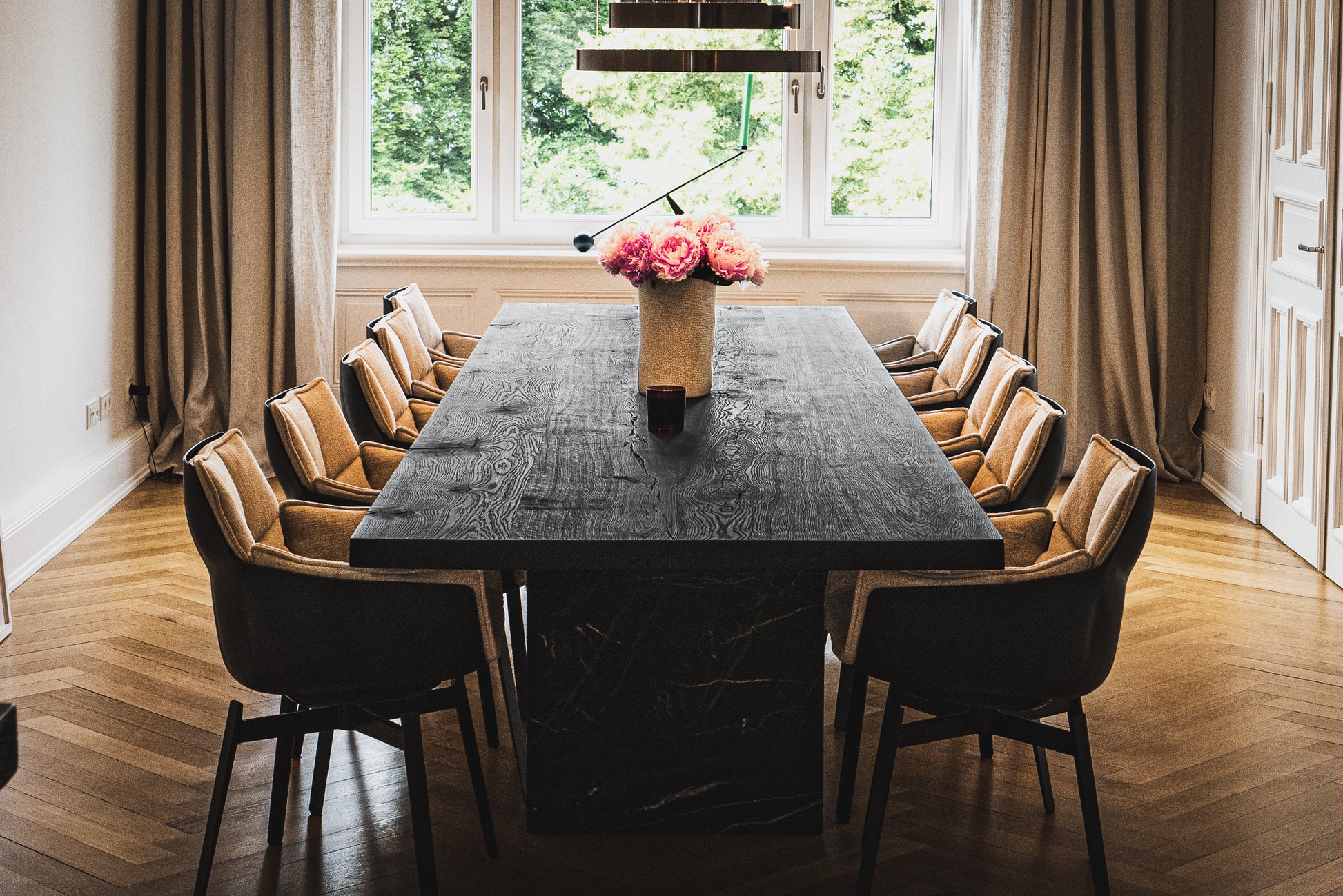 Esszimmer Tisch schwarz 