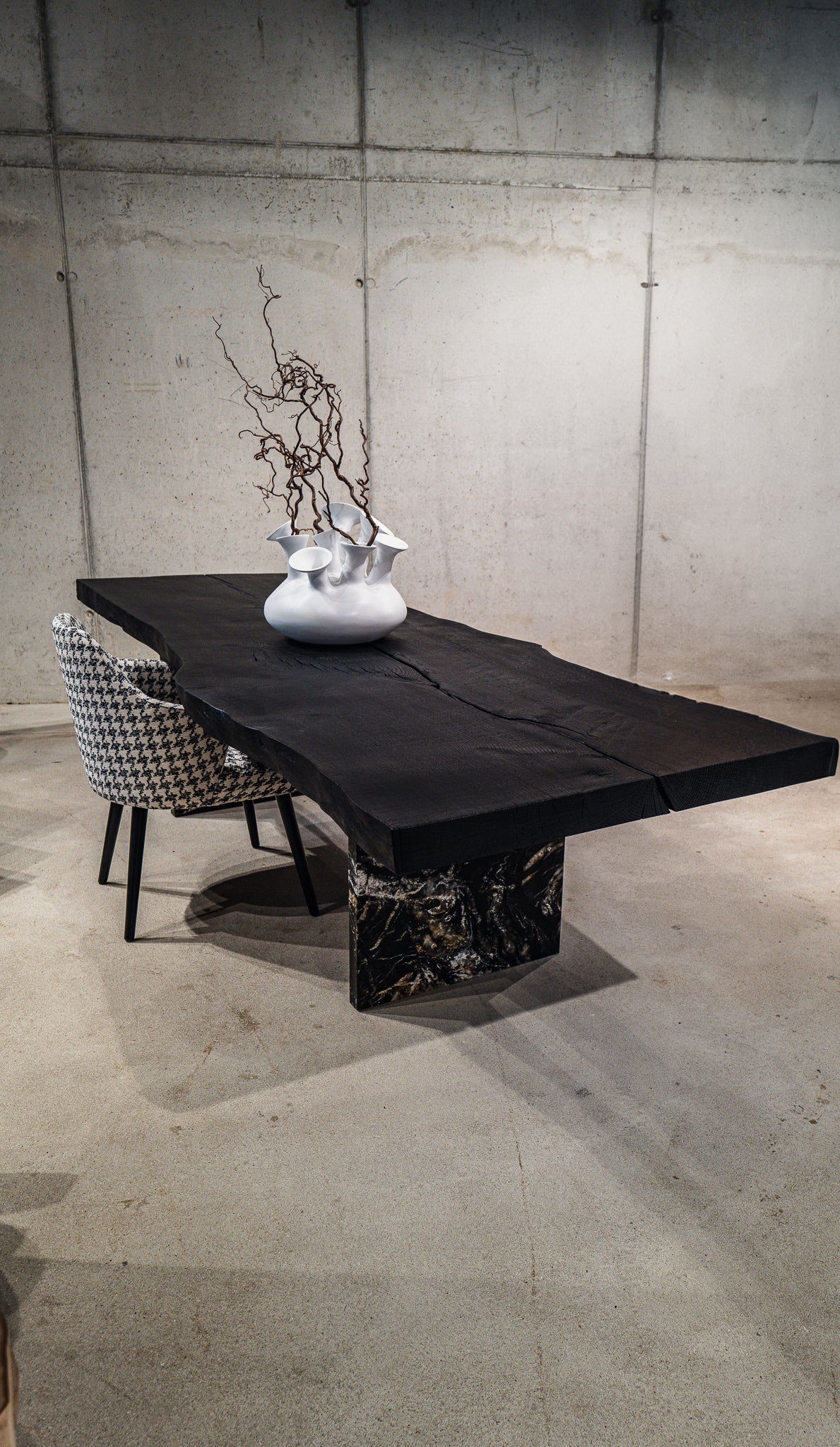 Esstisch geköhlte Eiche | Holzwerk Hamburg 