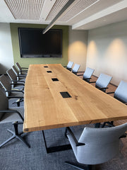 Konferenztisch nach Maß aus Massivholz Eichenholz 