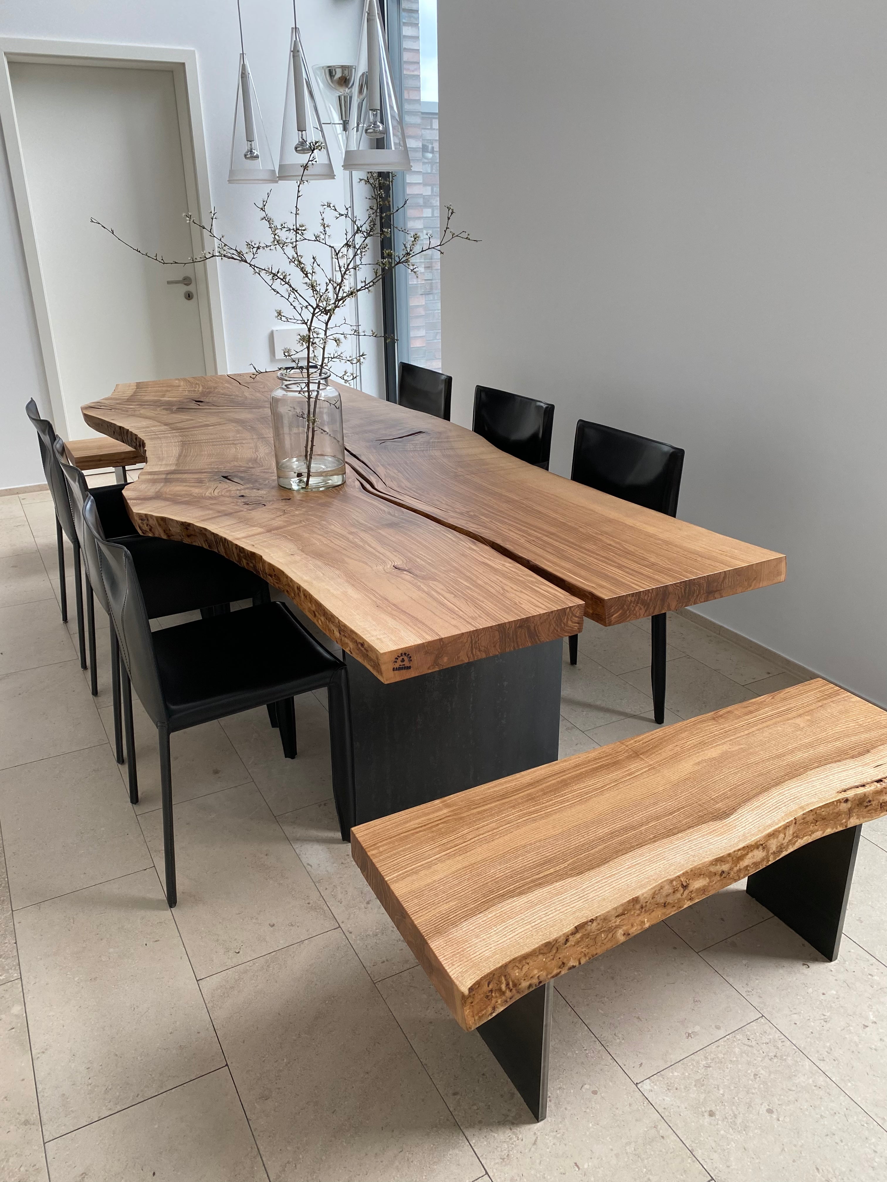 Esstisch Massivholz Unikat aus einem Stück 