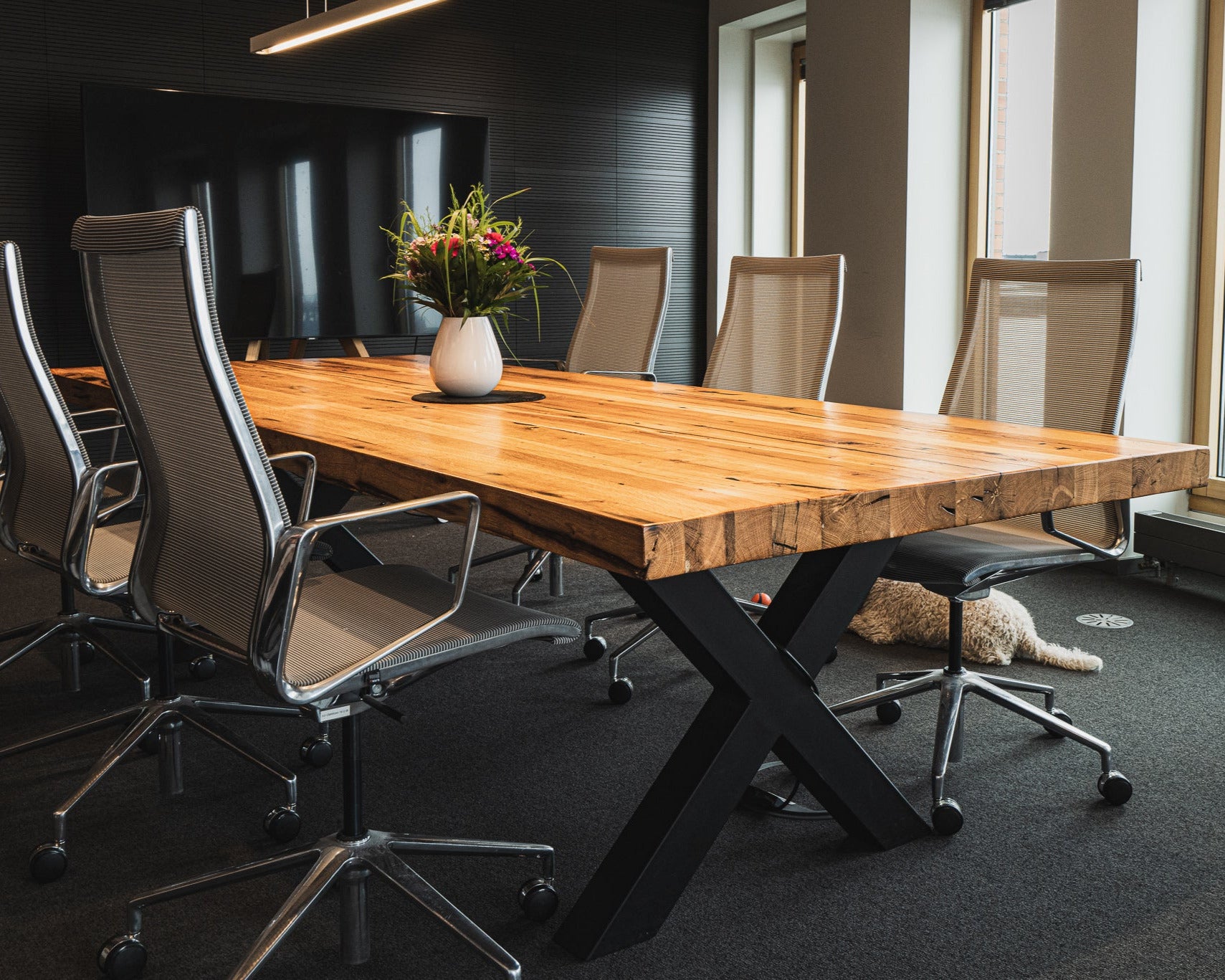 Besprechungstisch aus Massivholz nach Maß