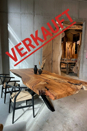 Massiver Esstisch aus Buchenholz, Unikat von Holzwerk Hamburg, naturbelassenes Massivholztisch-Design, handgefertigt