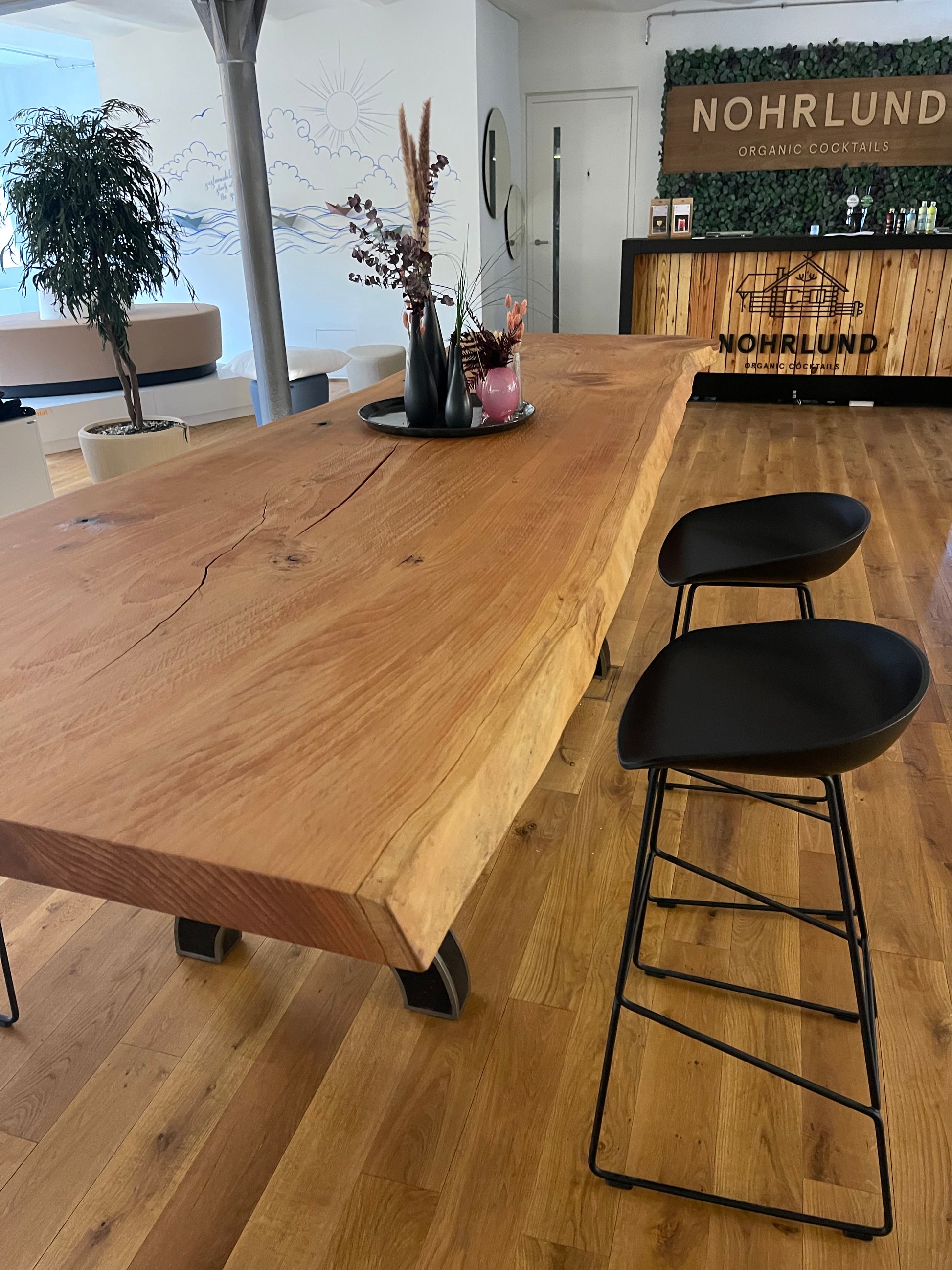 Bar-Tisch Unikat aus Massivholz von Holzwerk Hamburg 