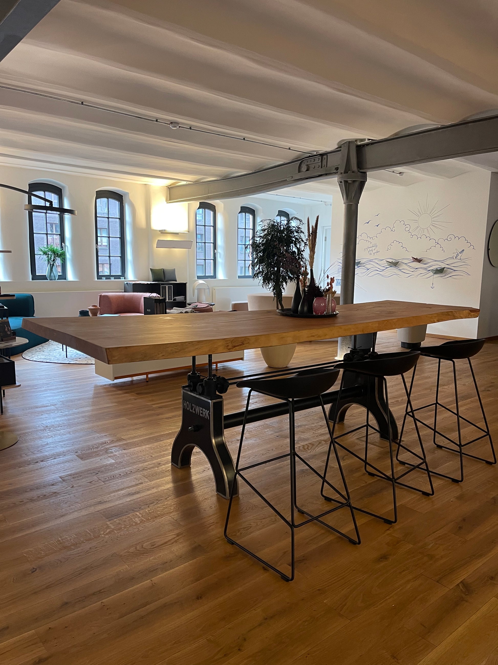 Bartisch aus Holz mit Metall Gestell | Bartisch Industriedesign Holzwerk Hamburg 