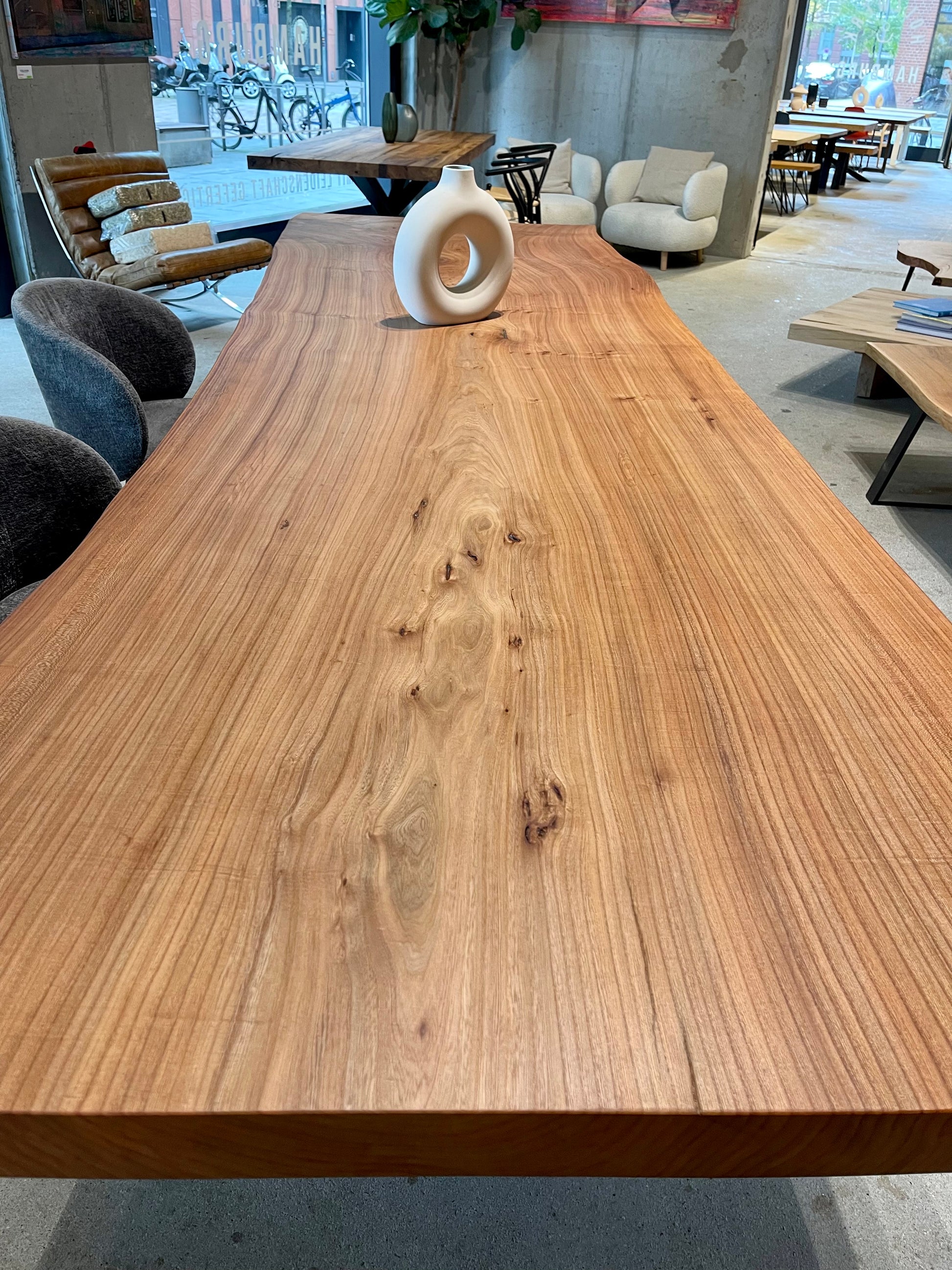 Monolith Tisch Massivholz Ulme 