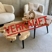 Holzwerk Hamburg Baumscheibentisch, Couchtisch aus einer circa 60-80 cm großen Stammscheibe, natürliche Holzstruktur sichtbar